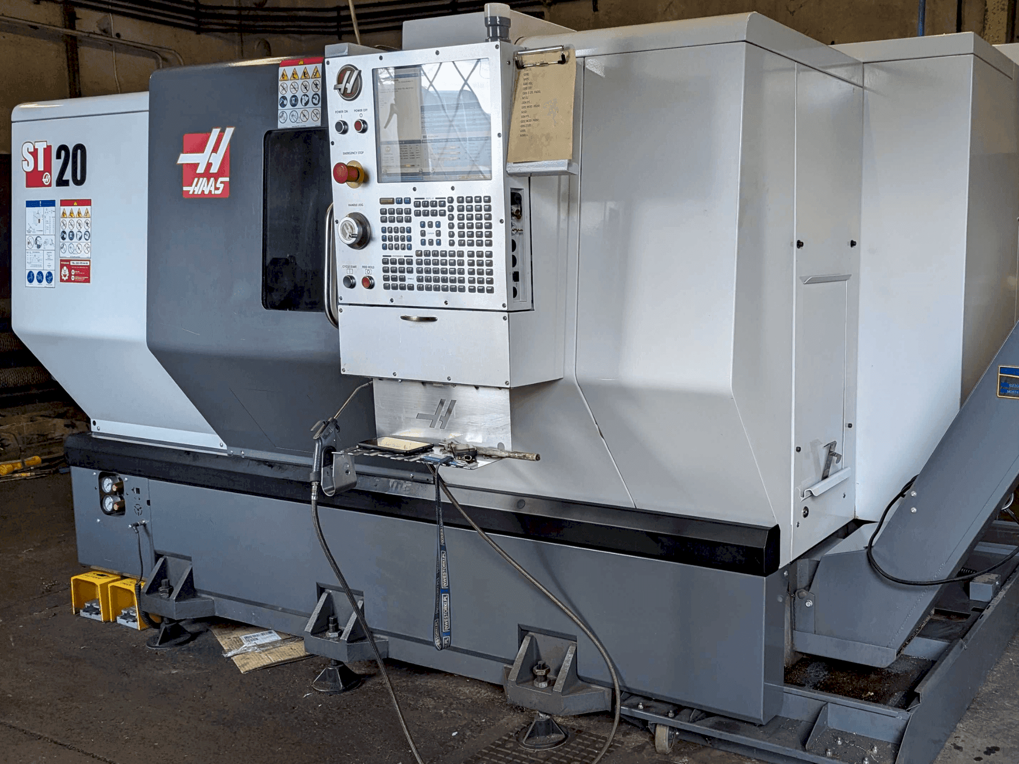 HAAS ST-20 Mašinos vaizdas iš priekio