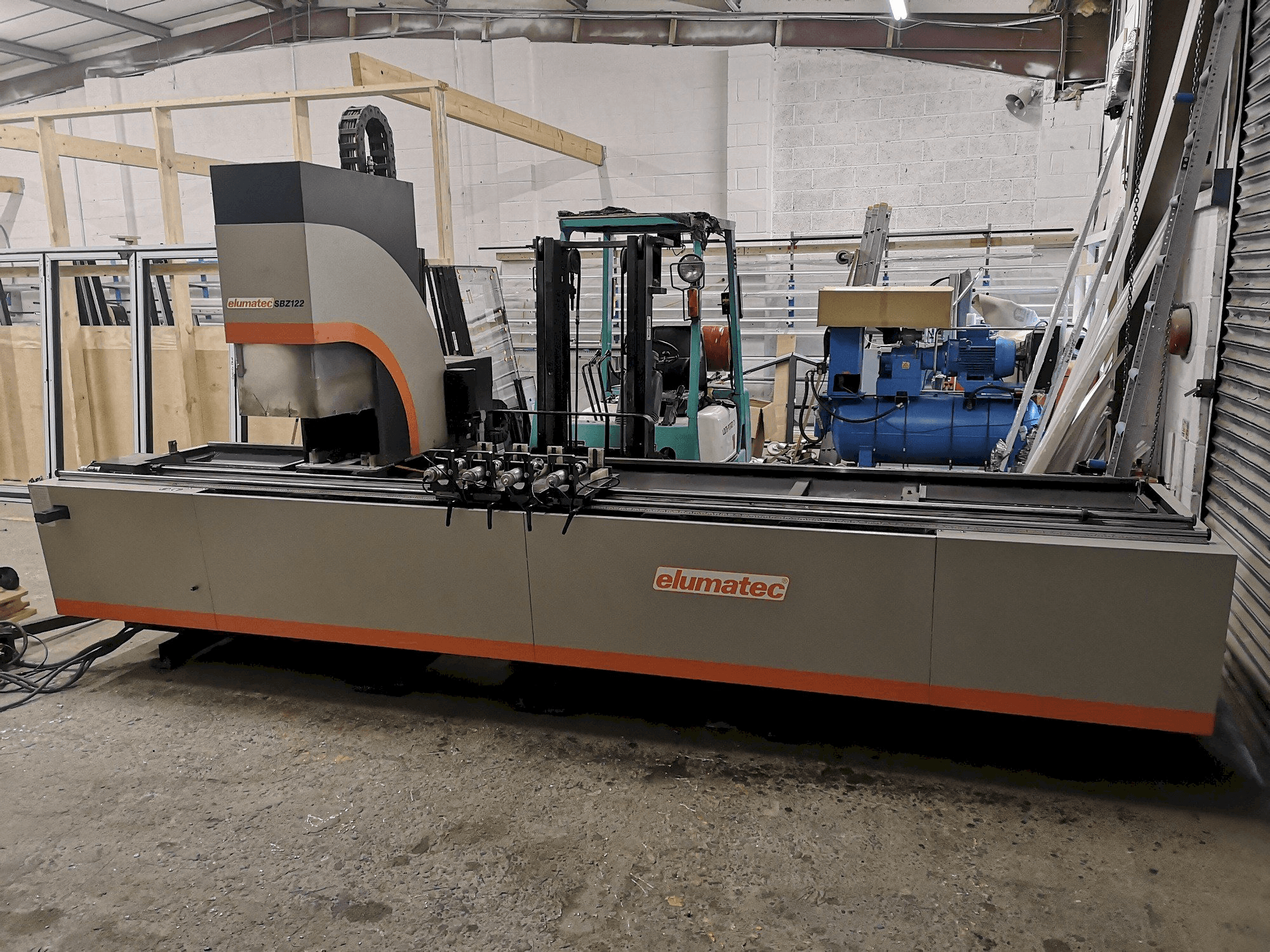 Elumatec SBZ 122/20 Mašinos vaizdas iš priekio