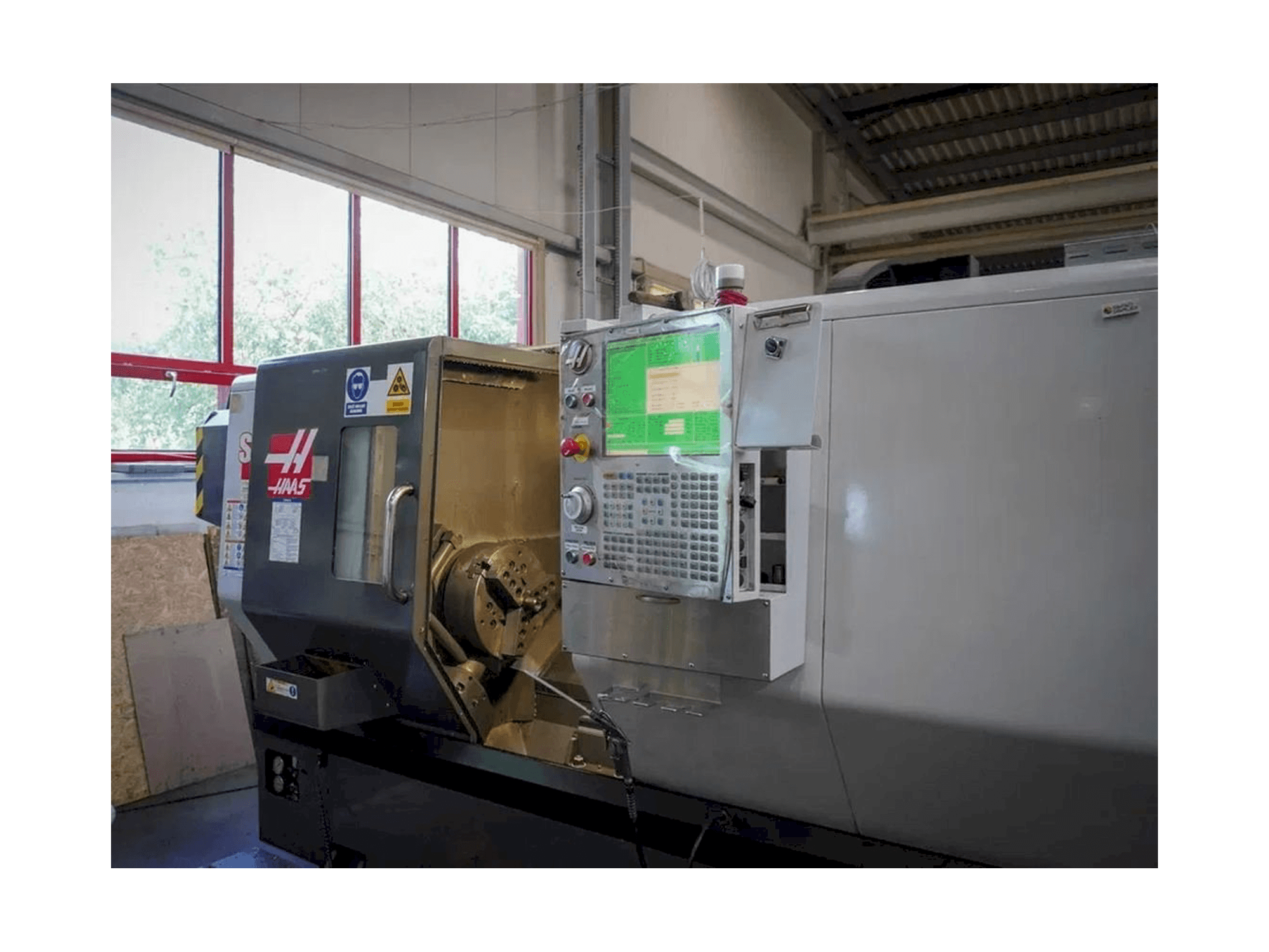 HAAS ST-30 Mašinos vaizdas iš priekio