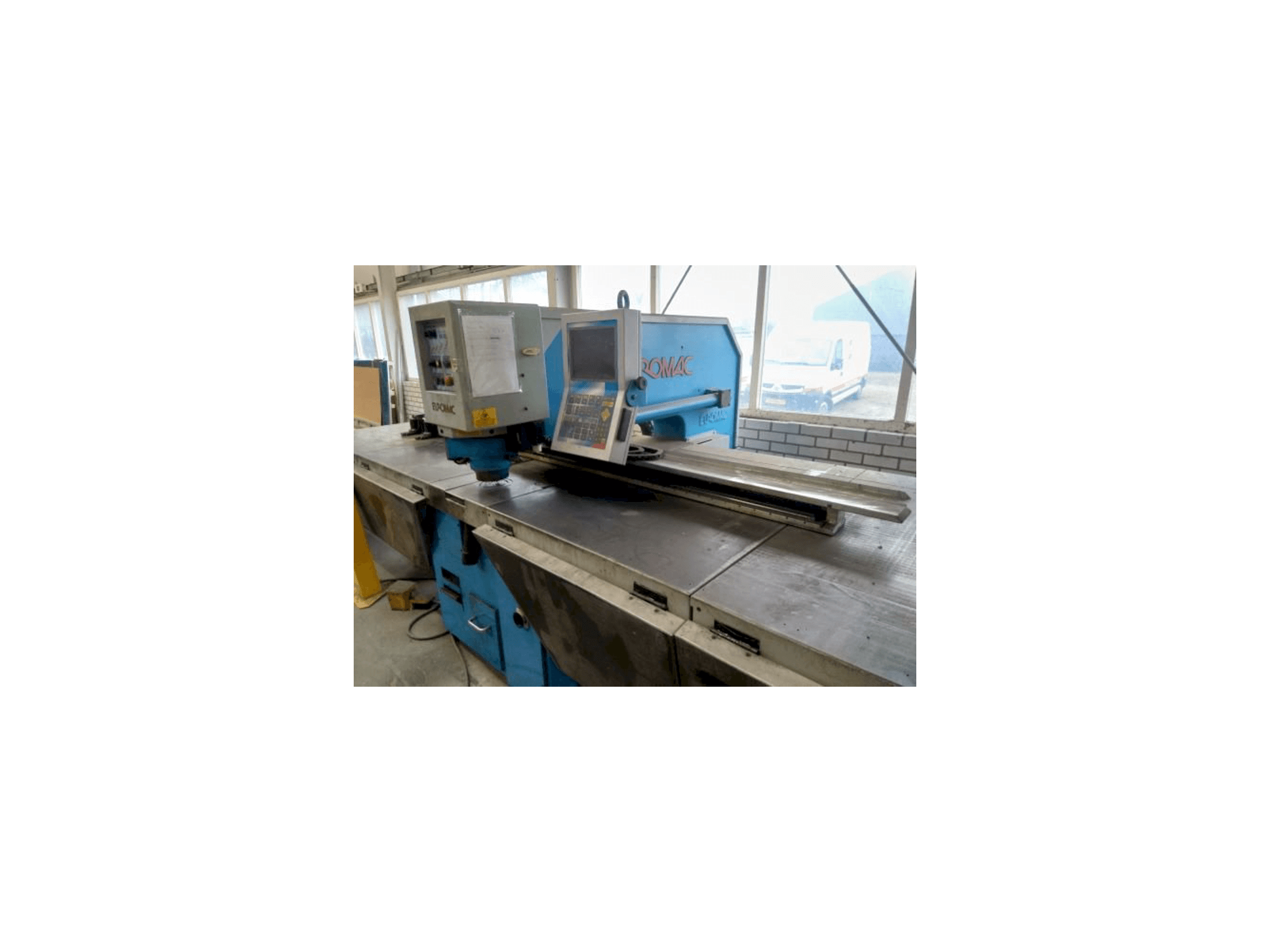 Euromac CX 1000/30 Mašinos vaizdas iš priekio