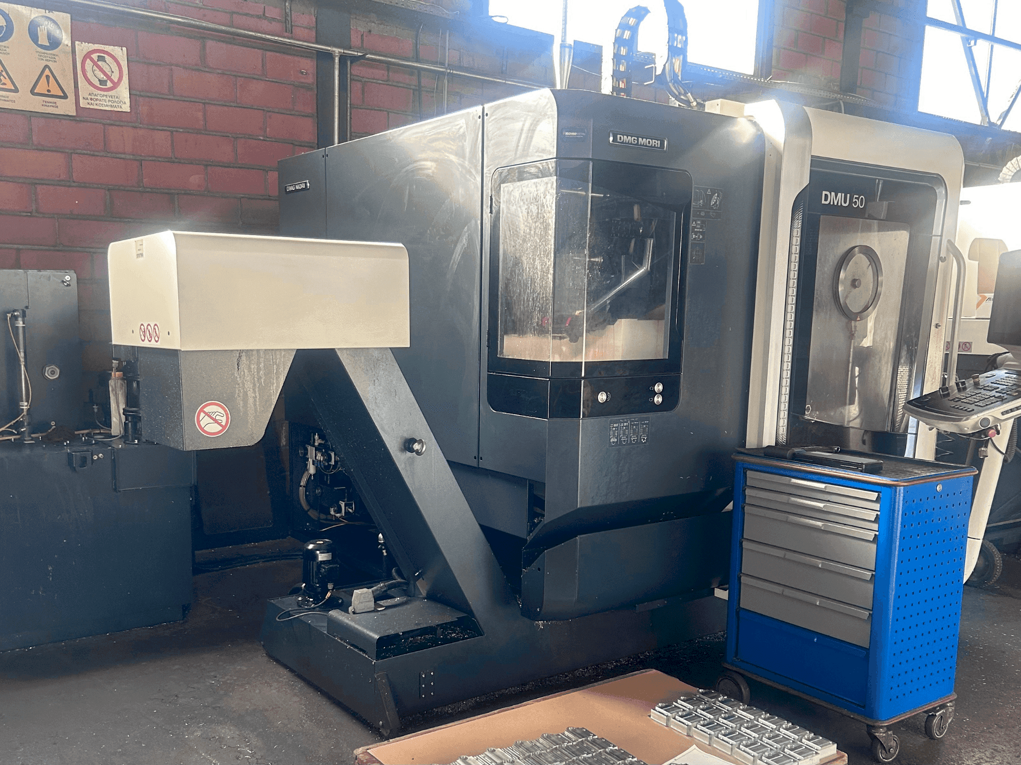 DMG MORI DMU 50 Mašinos vaizdas iš priekio