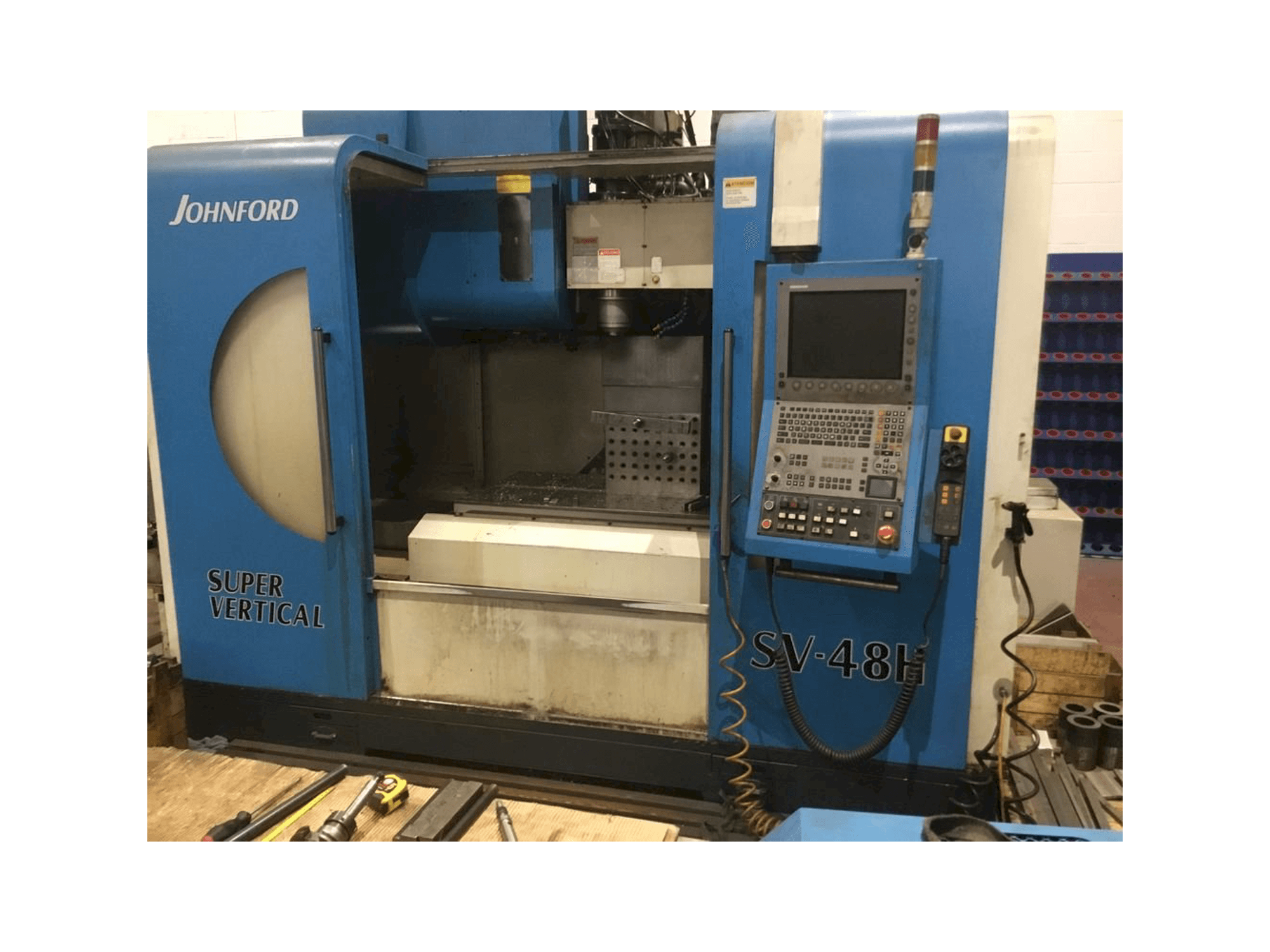 Johnford SV-48H Mašinos vaizdas iš priekio