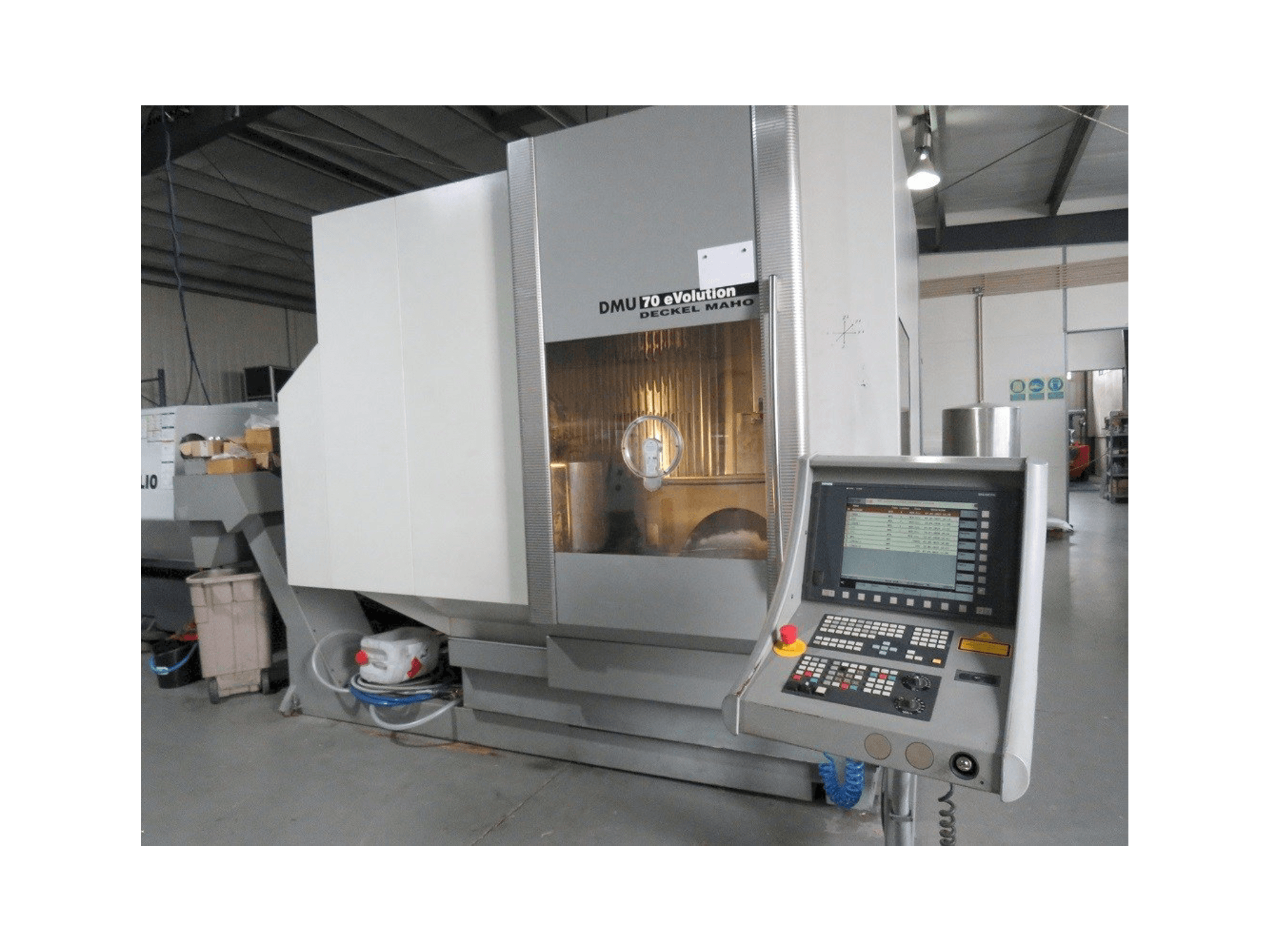 DECKEL MAHO DMU 70 eVolution Mašinos vaizdas iš priekio