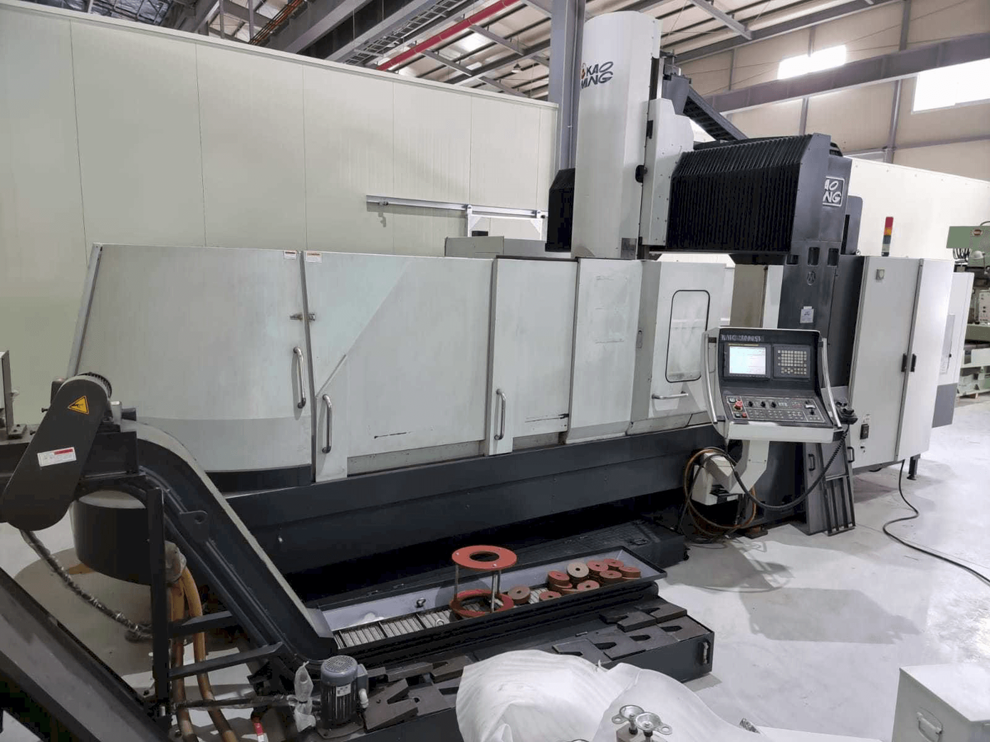 KAOMING KMC-3000SV Mašinos vaizdas iš priekio