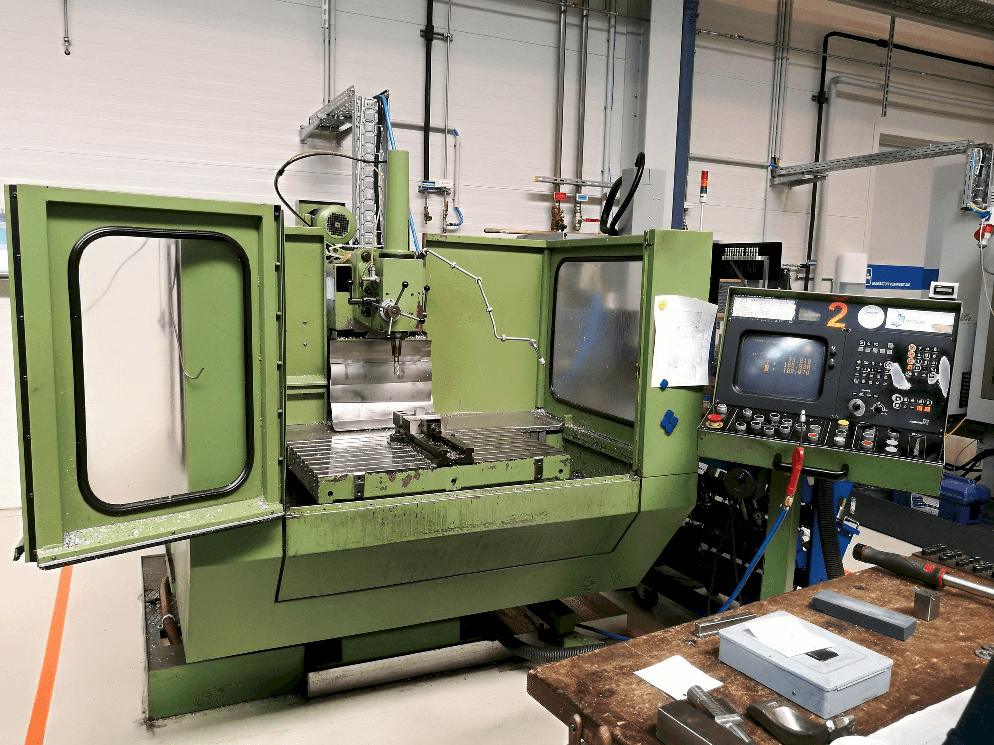 MIKRON WF 31 Mašinos vaizdas iš priekio