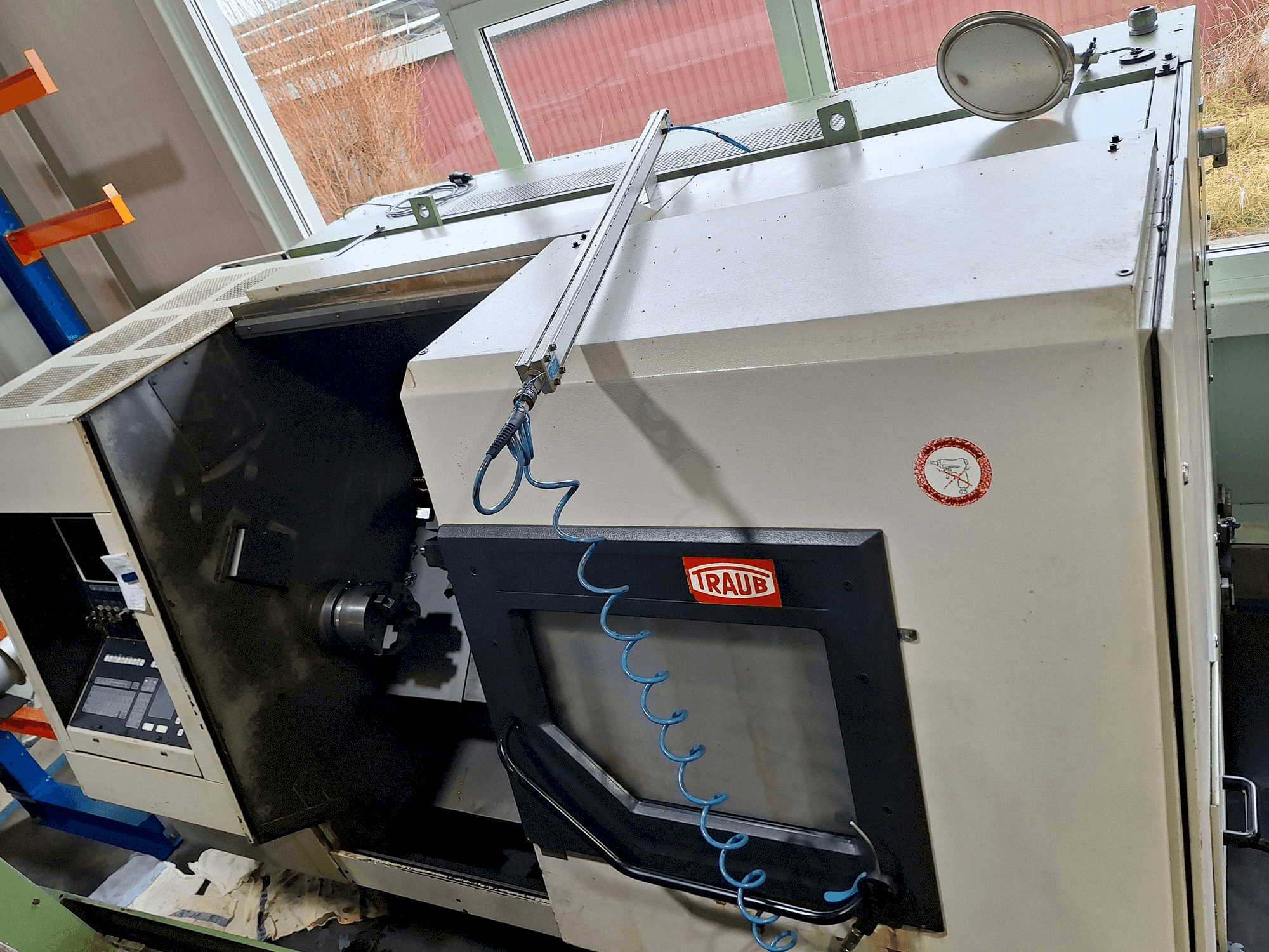 TRAUB TND 400 Mašinos vaizdas iš priekio