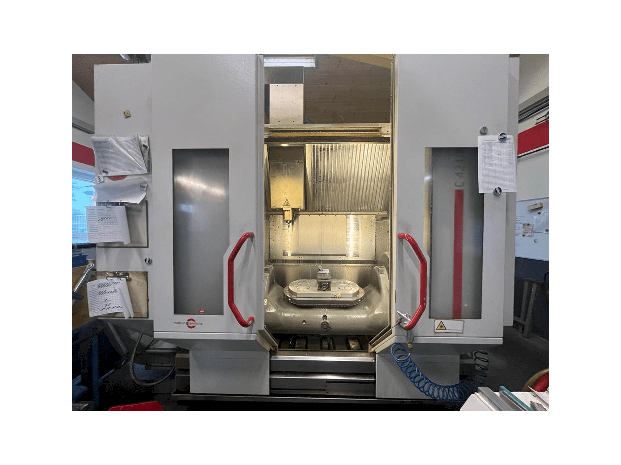 HERMLE C42 U Mašinos vaizdas iš priekio