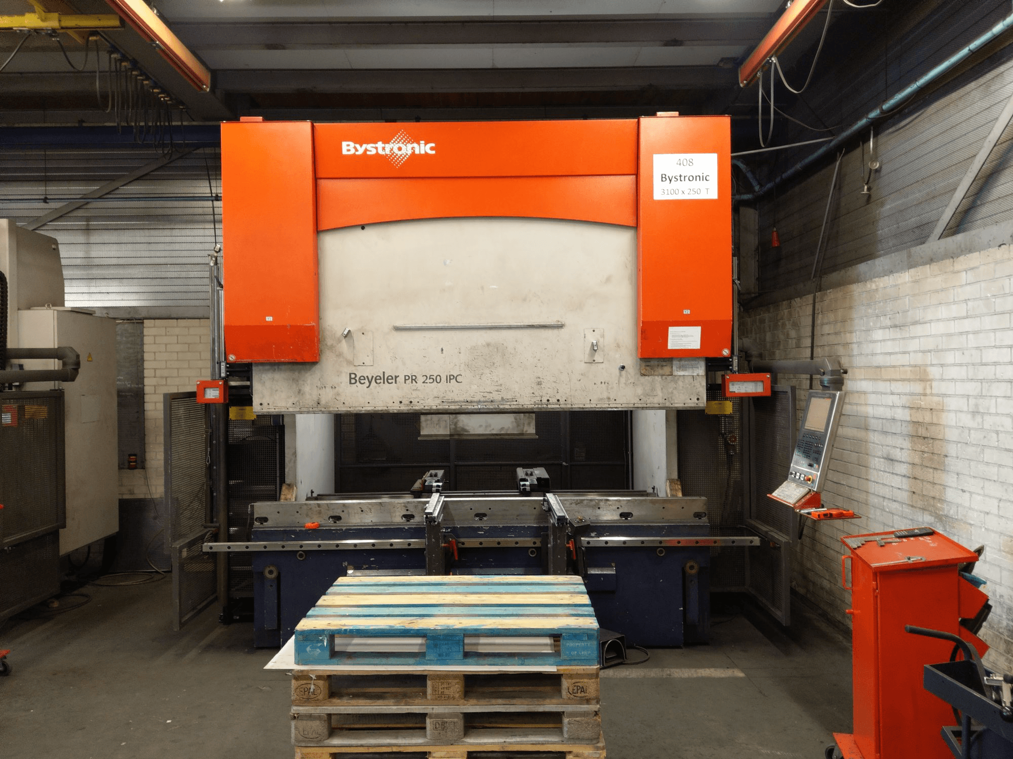 Bystronic PR 250 X 3100 Mašinos vaizdas iš priekio