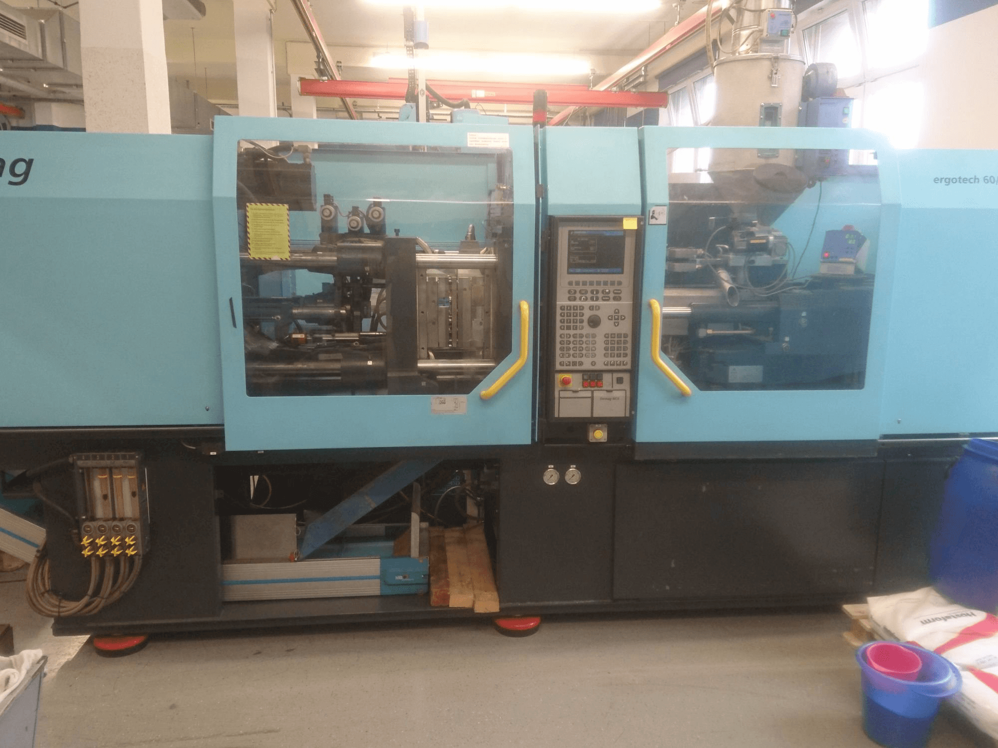 DEMAG Ergotech 60/370-310 EL EXIS E Mašinos vaizdas iš priekio