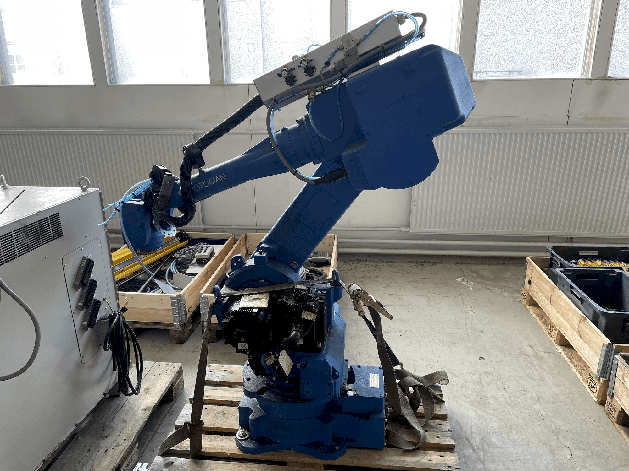 MOTOMAN NX100 80KG Mašinos vaizdas iš priekio