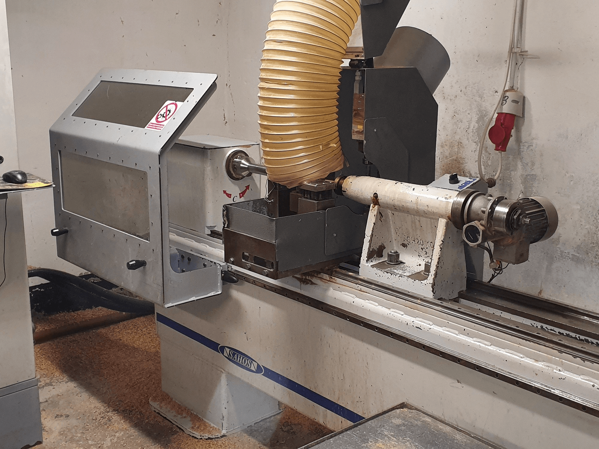 Sahos GALAXY SH1800 CNC Mašinos vaizdas iš priekio