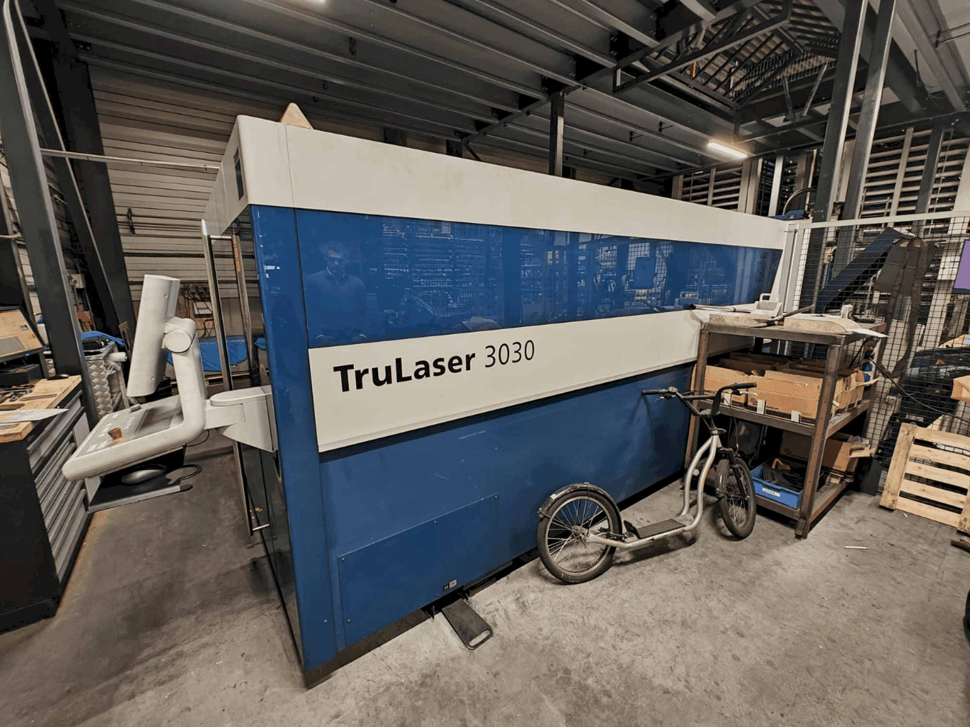 TRUMPF TruLaser 3030 Fiber Mašinos vaizdas iš priekio