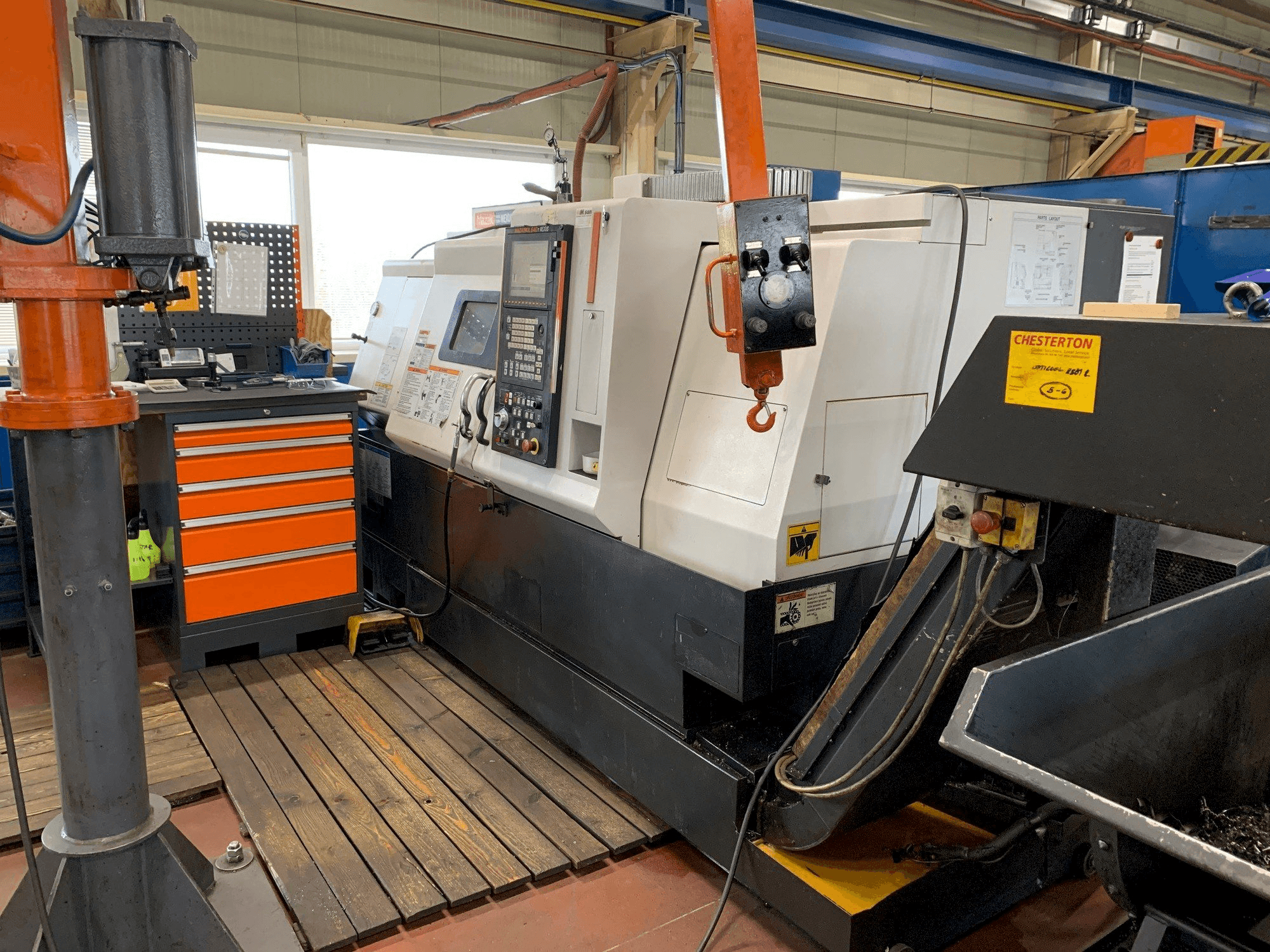 Mazak QTN - 250 Mašinos vaizdas iš priekio
