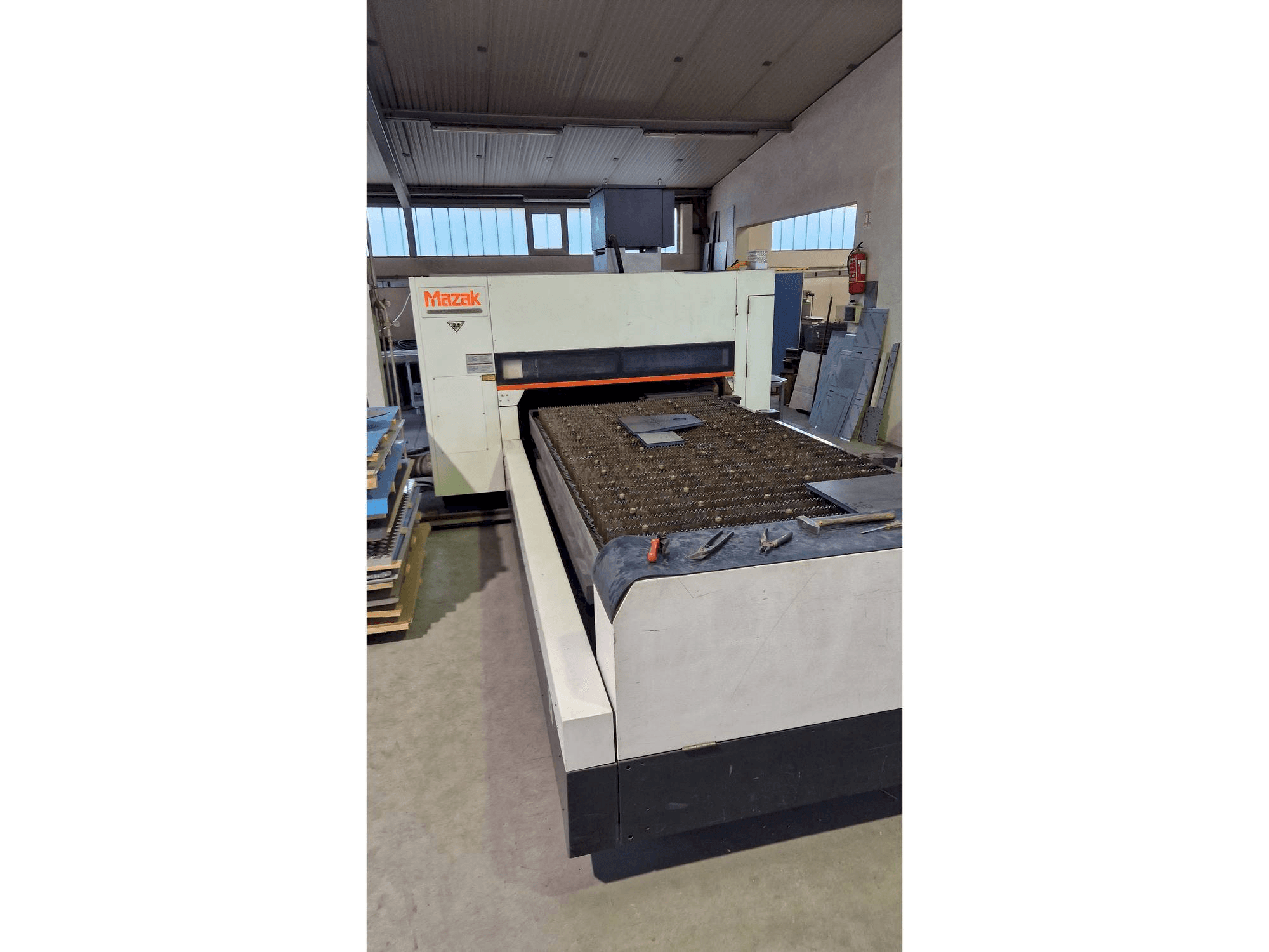 Mazak Super Turbo-X510 Mk III G Mašinos vaizdas iš priekio