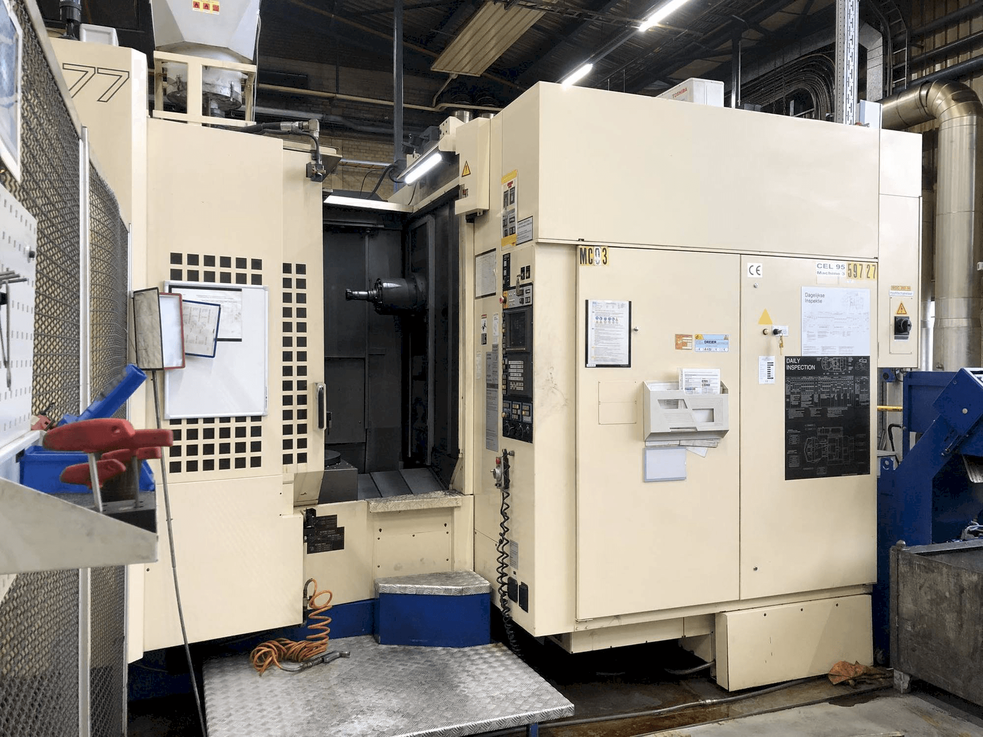 Makino A77 Mašinos vaizdas iš priekio