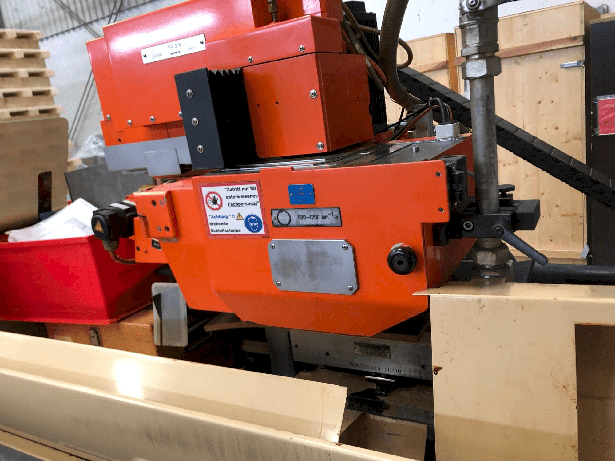 JUNG JF 525 N Mašinos vaizdas iš priekio