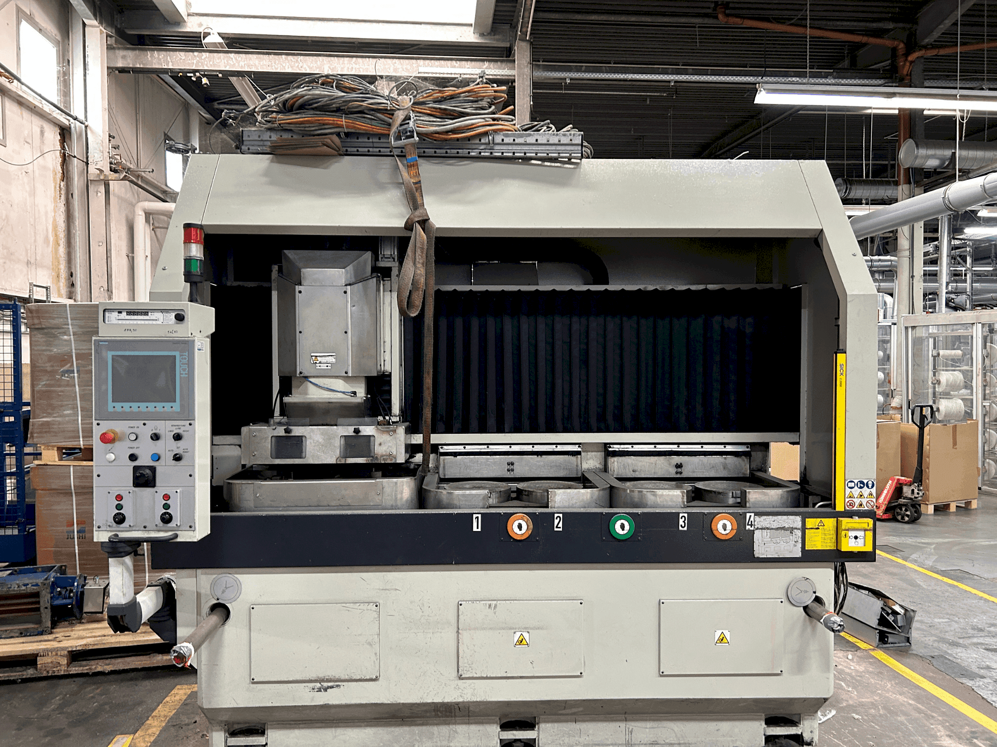 Lodi VHP 300 4T CN Mašinos vaizdas iš priekio