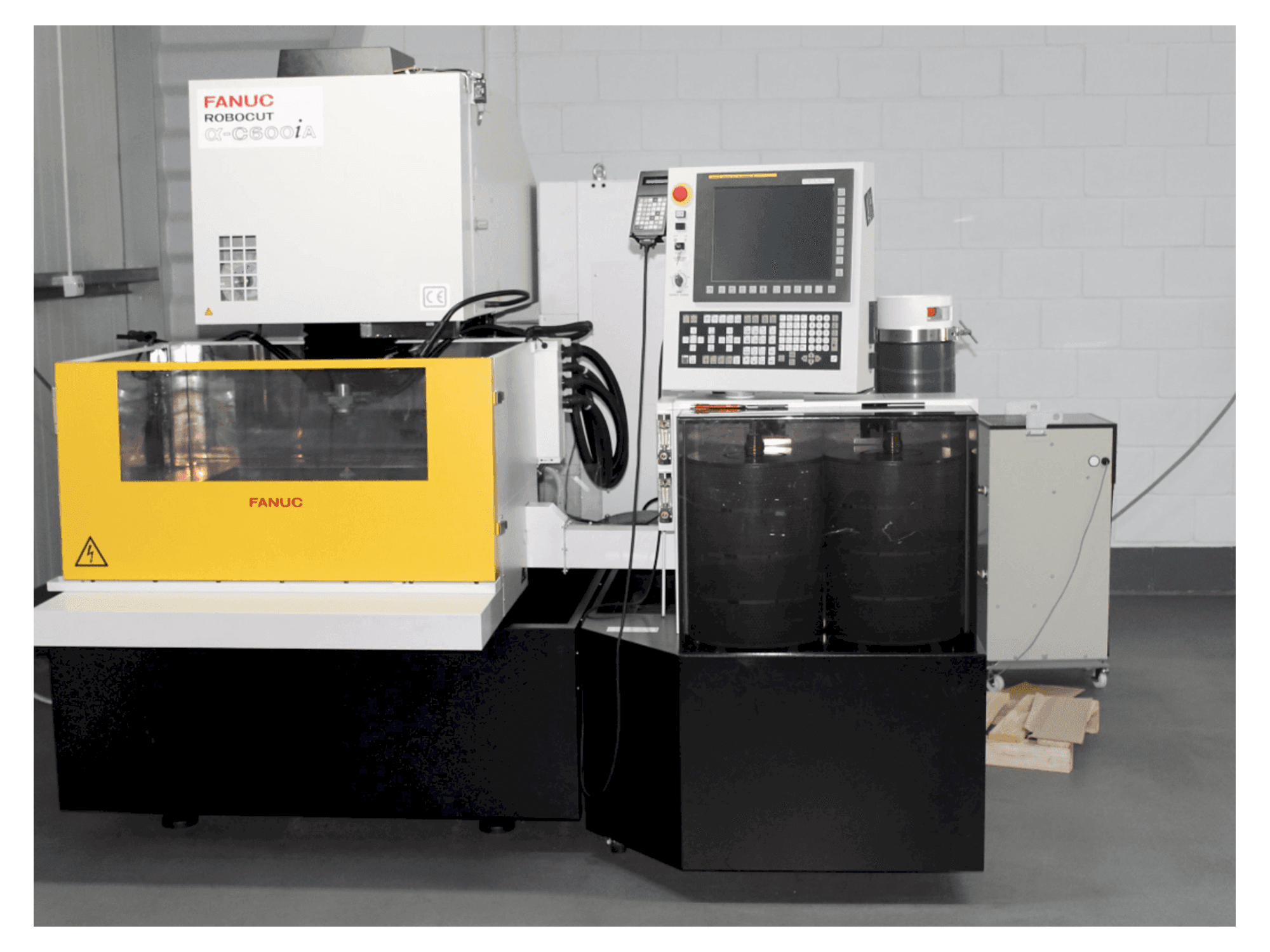 FANUC RoboCut Alfa C600iA Mašinos vaizdas iš priekio