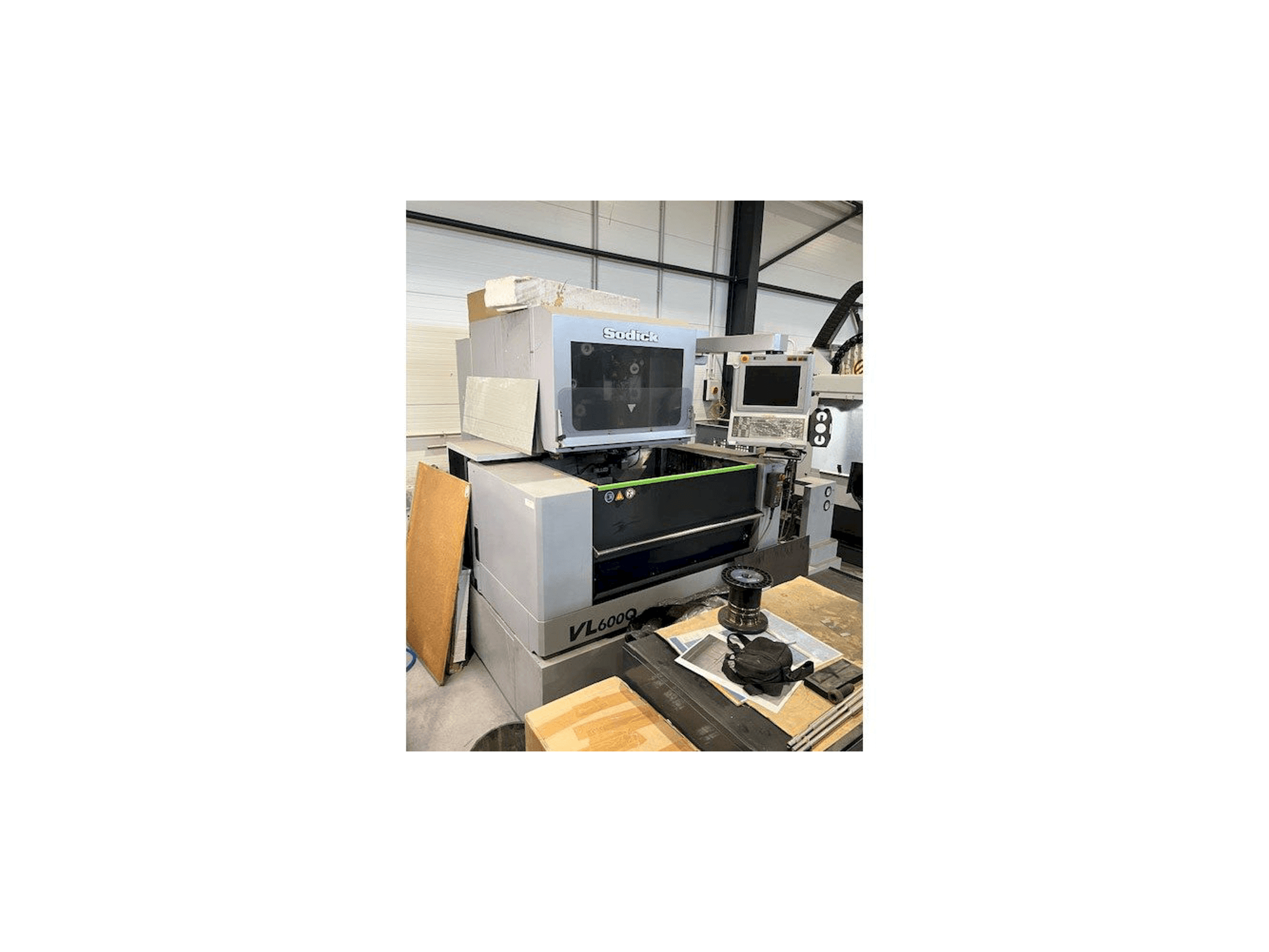Sodick VL600Q Mašinos vaizdas iš priekio