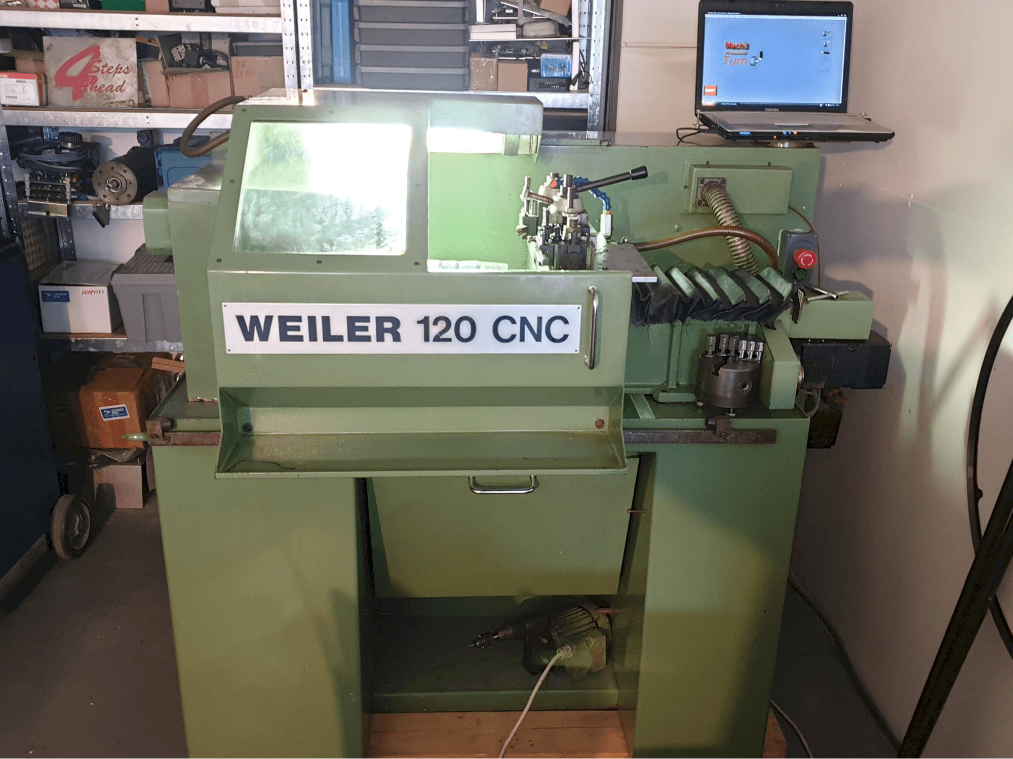 Weiler 120 CNC Mašinos vaizdas iš priekio