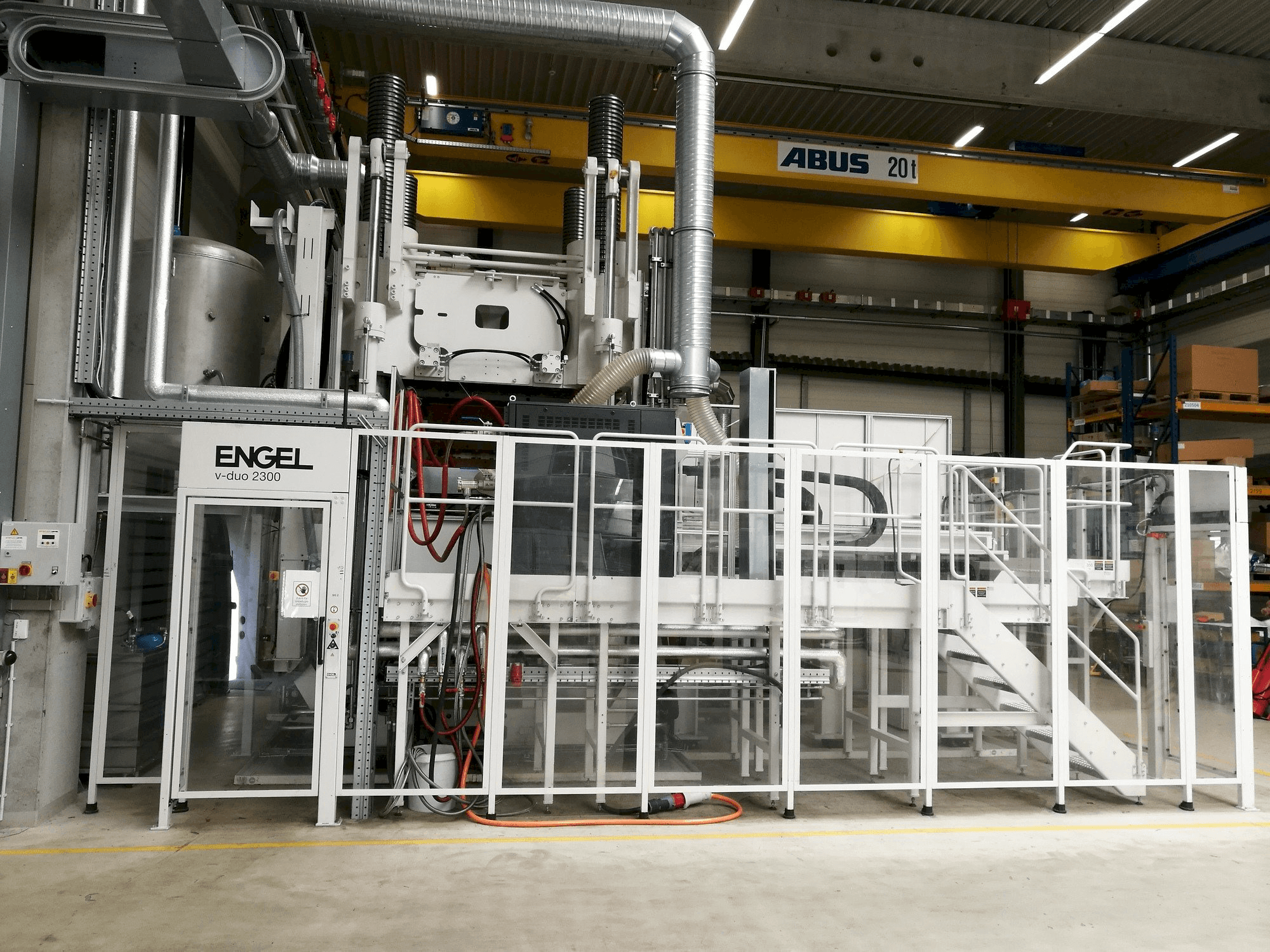 ENGEL V-Duo 2300 Mašinos vaizdas iš priekio