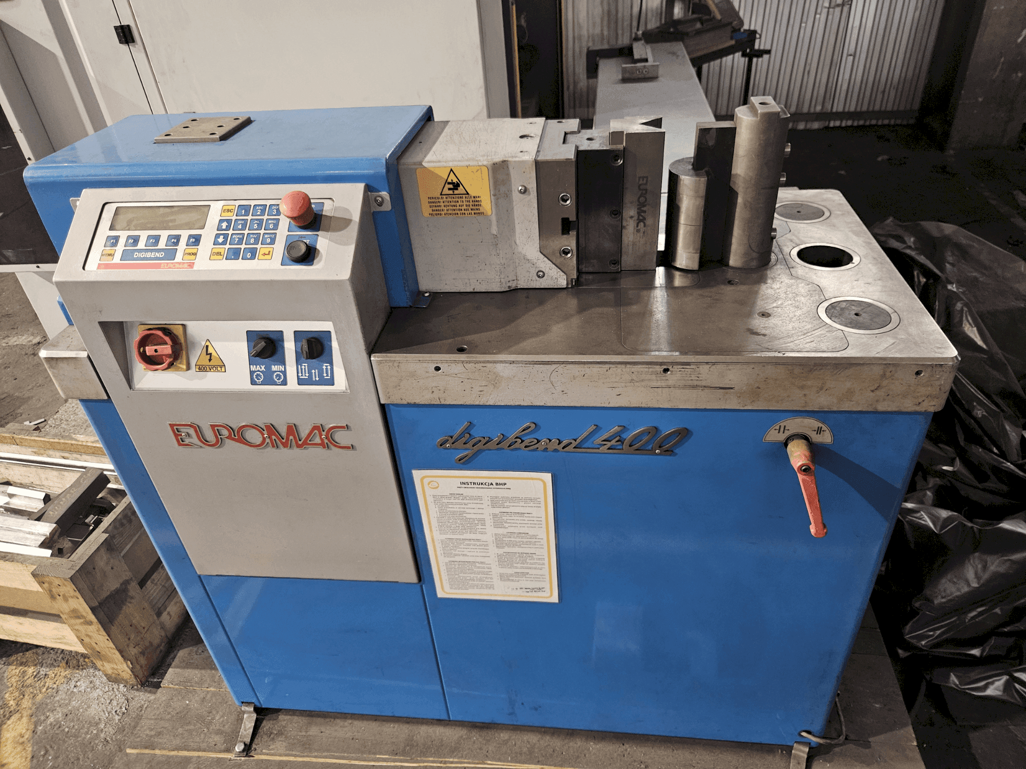Euromac DIGIBEND 400 CNC Mašinos vaizdas iš priekio