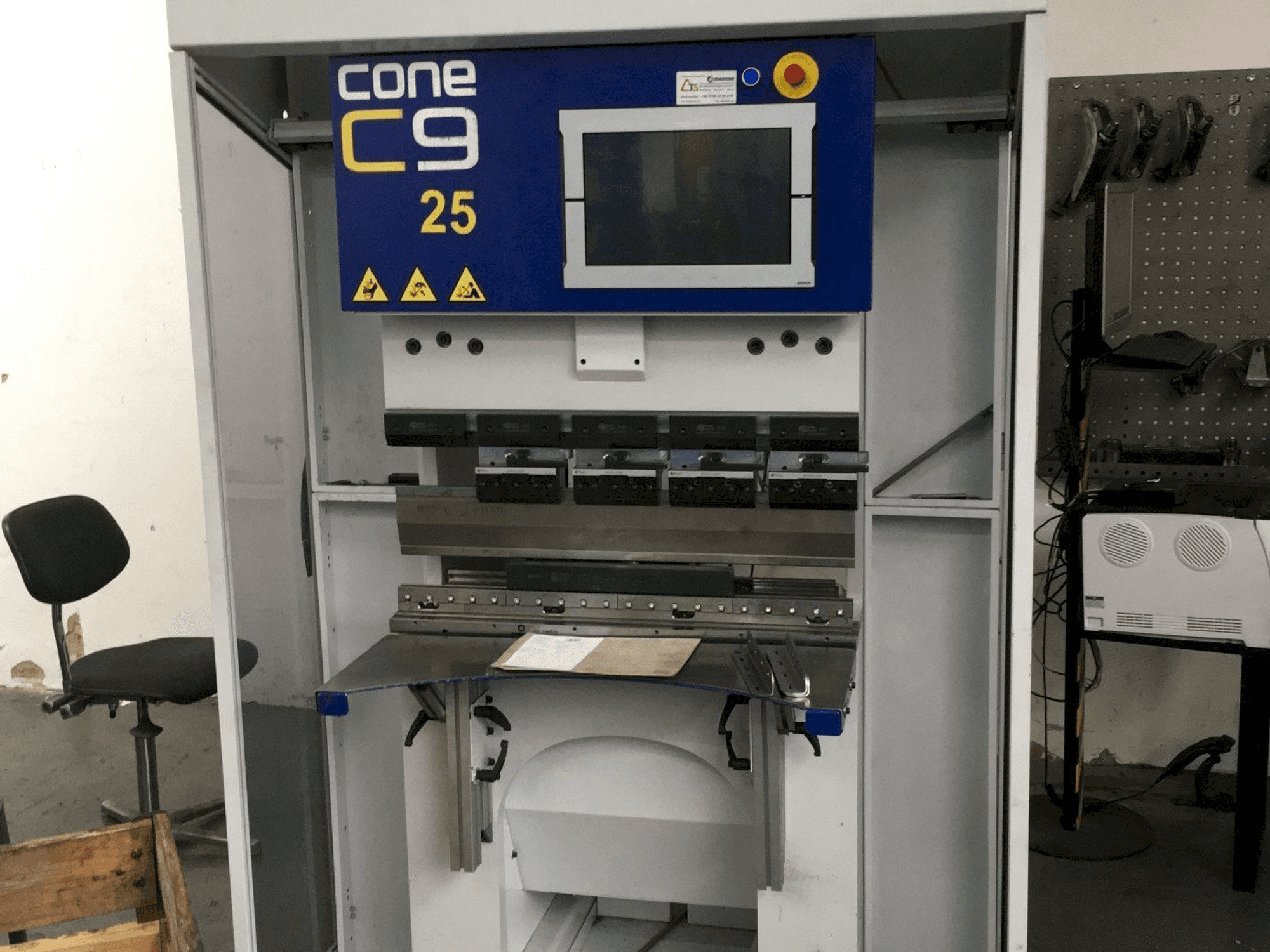 COASTONE Cone C9 Mašinos vaizdas iš priekio