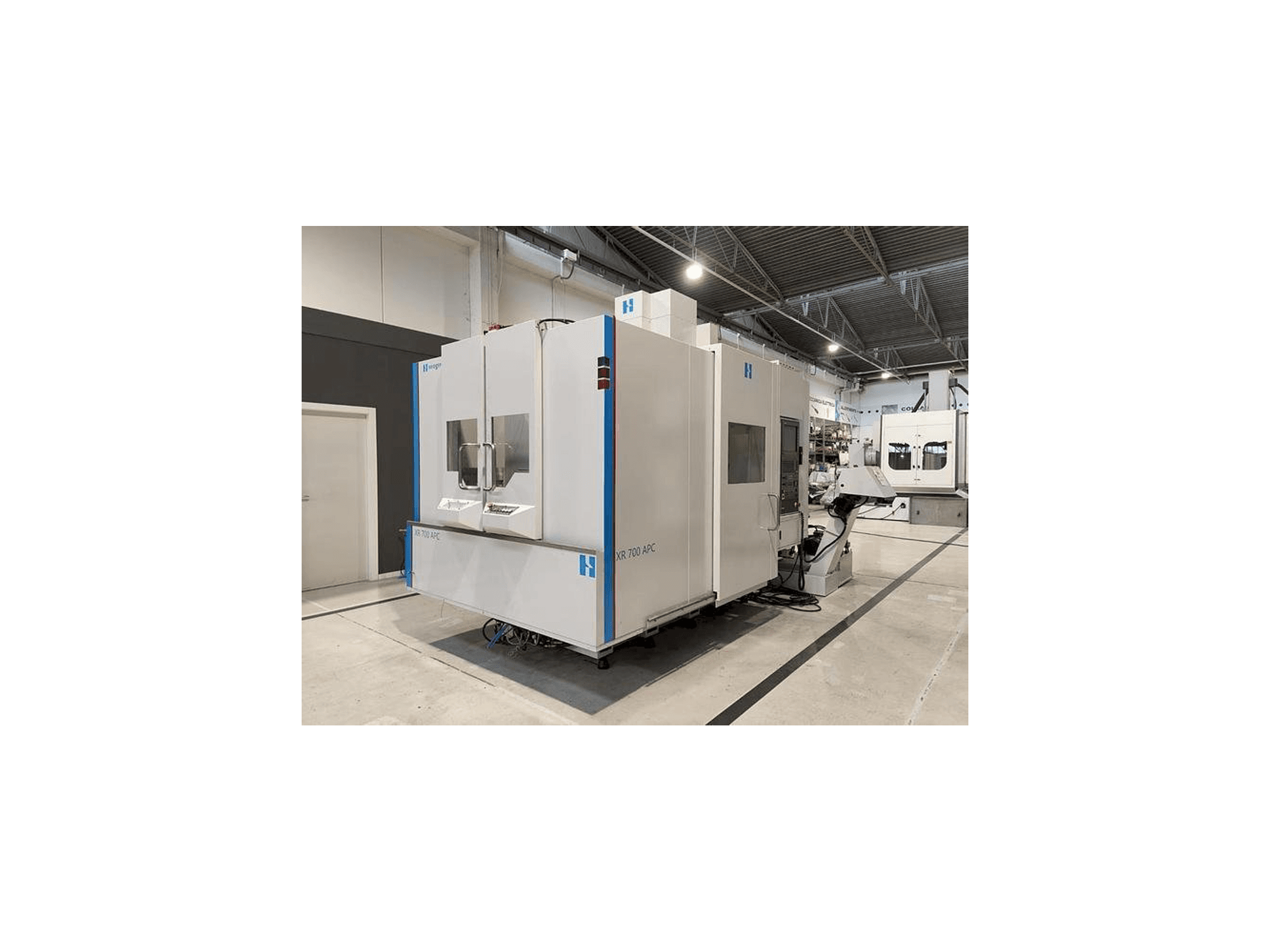 Bridgeport XR-700 APC Mašinos vaizdas iš priekio