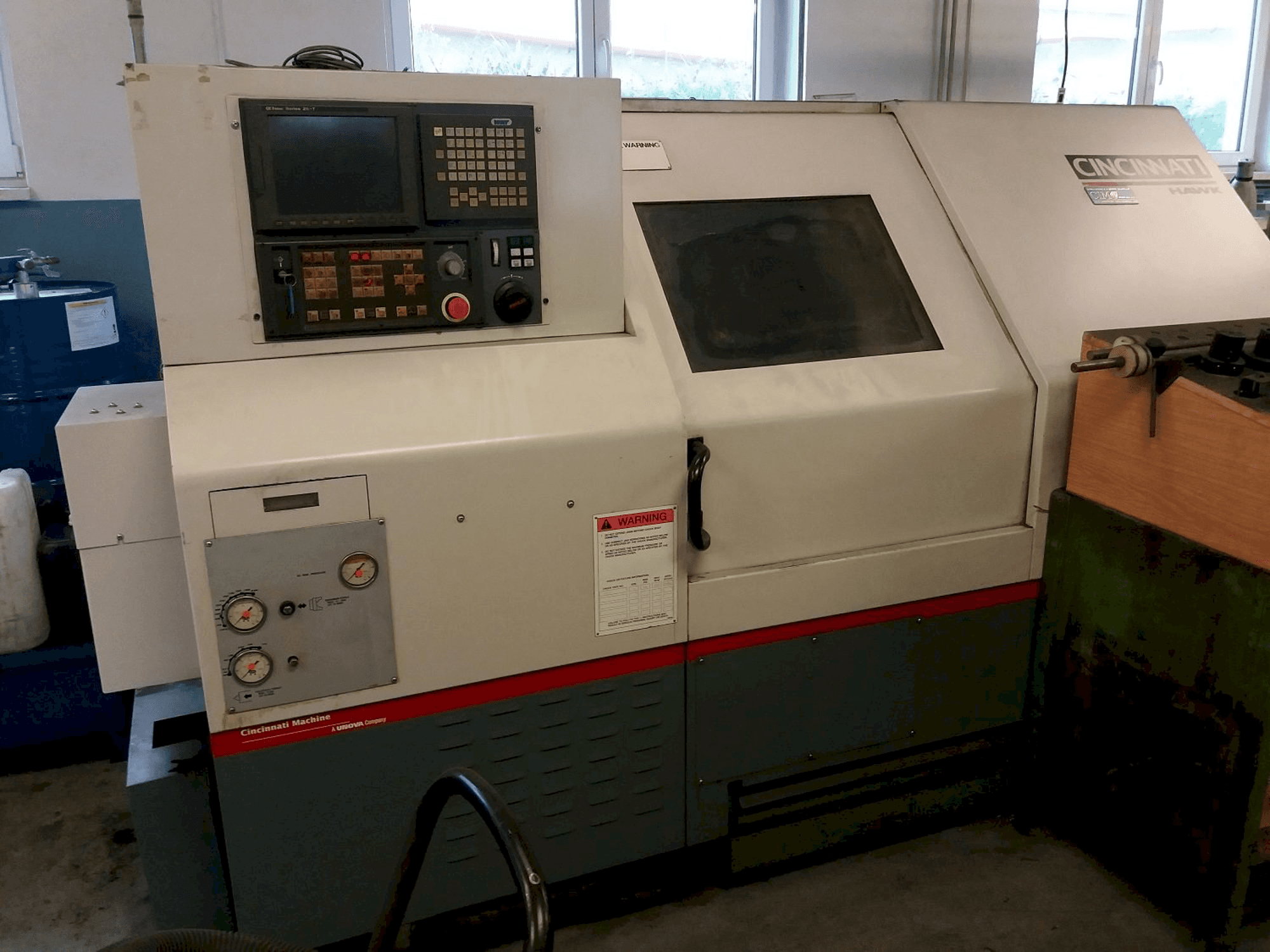 Cincinnati HAWK-200M Mašinos vaizdas iš priekio