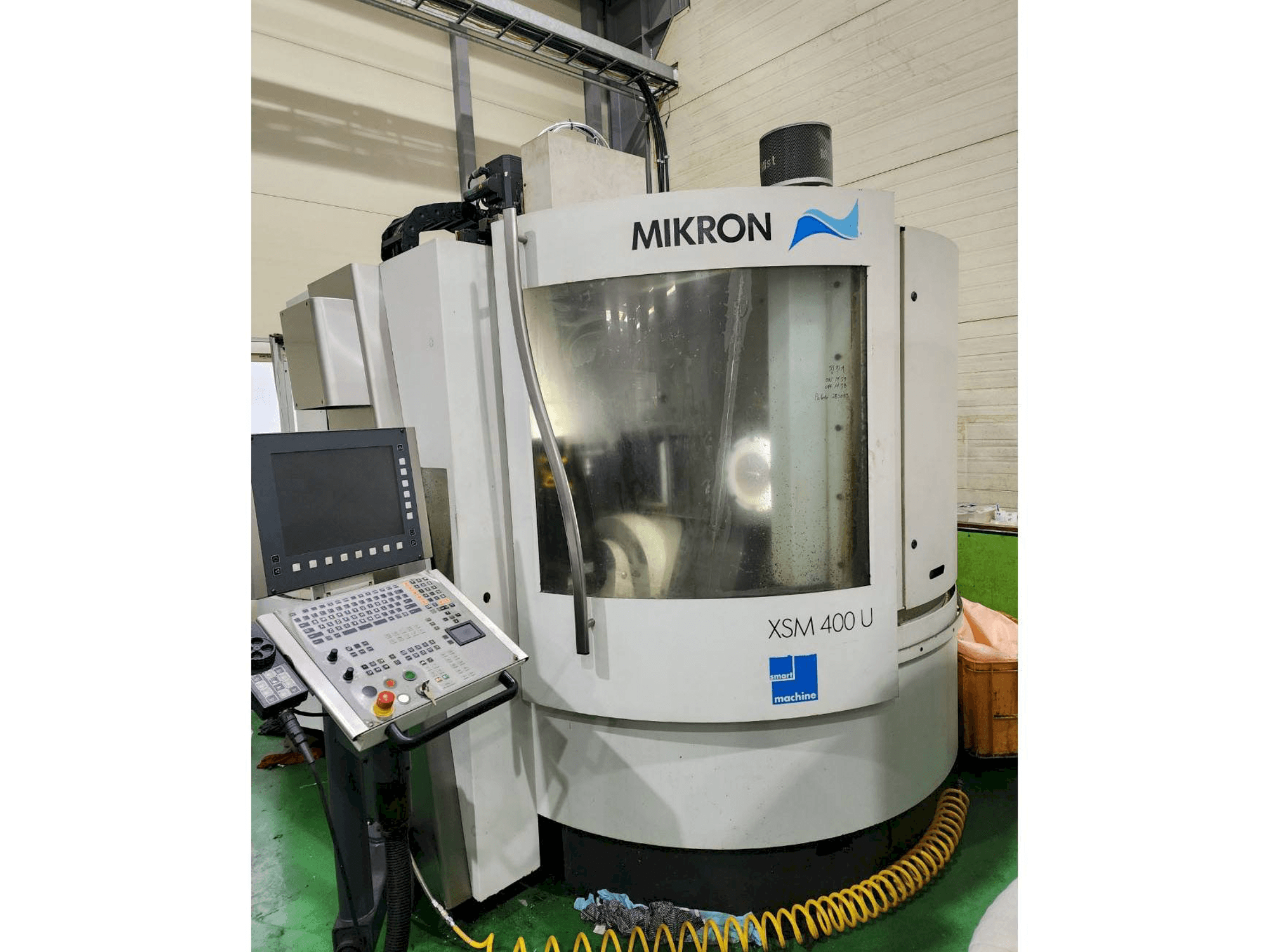 MIKRON XSM 400 U Mašinos vaizdas iš priekio