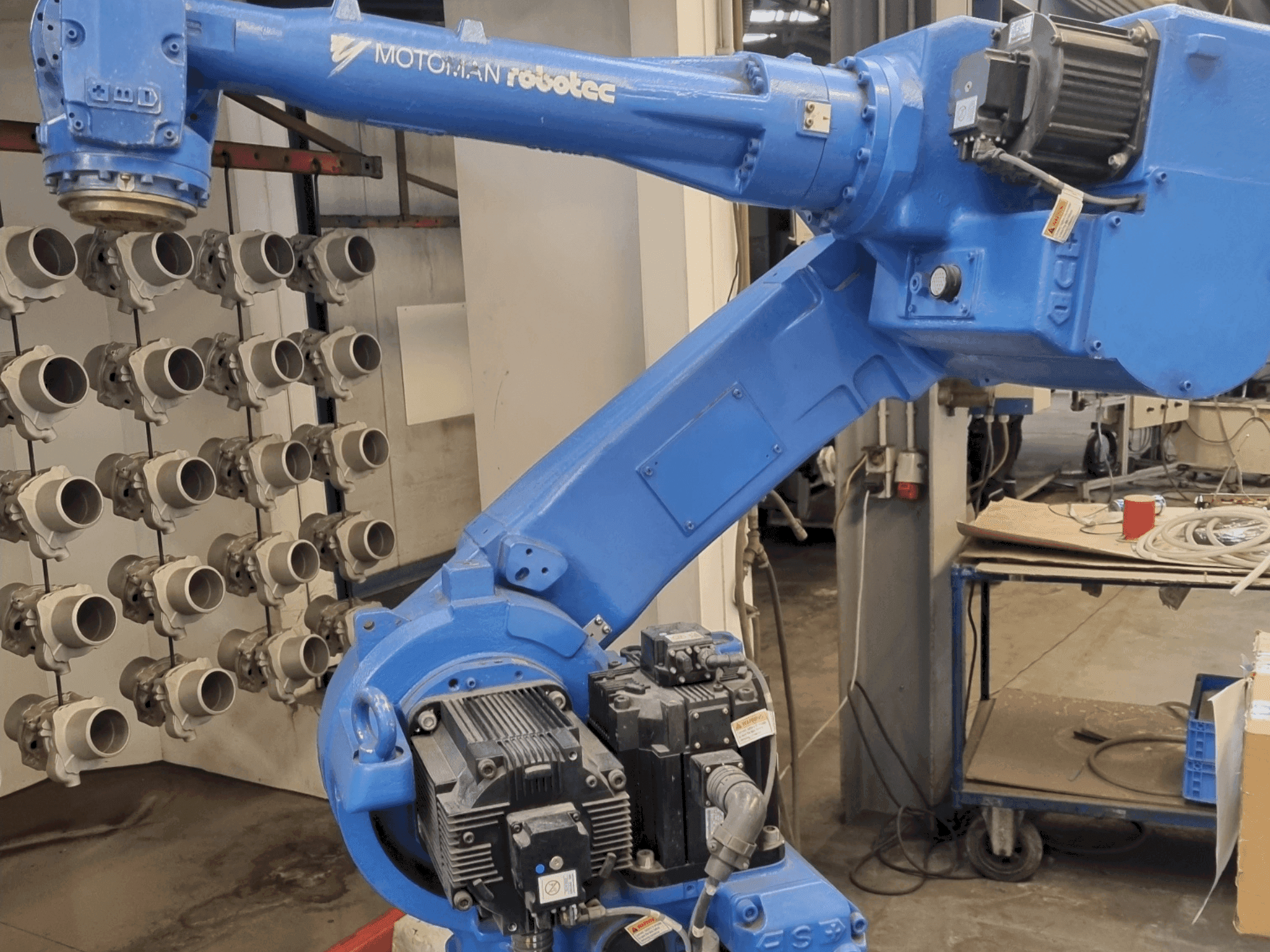 MOTOMAN UP50N Mašinos vaizdas iš priekio