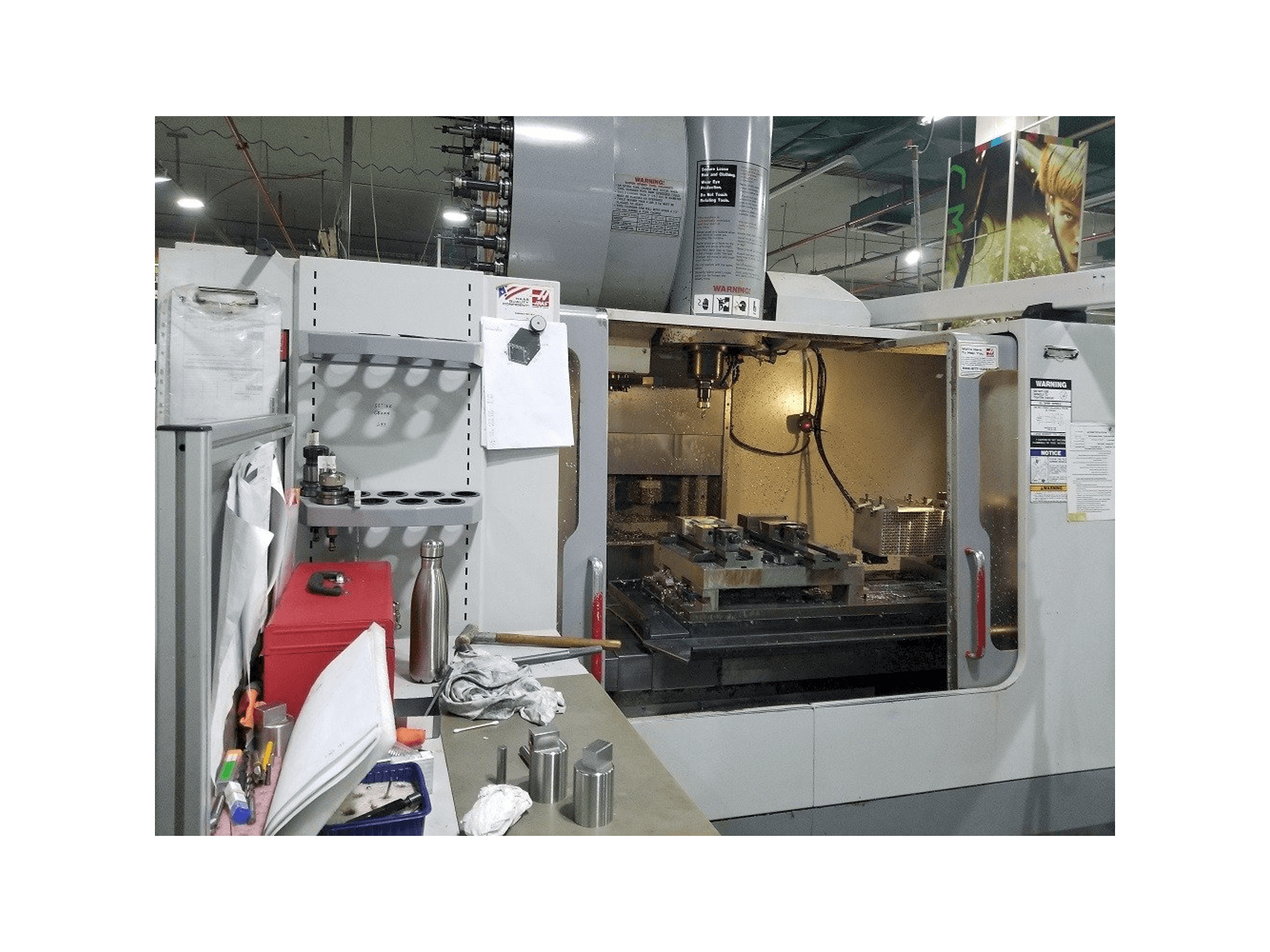 HAAS VF-4SS Mašinos vaizdas iš priekio