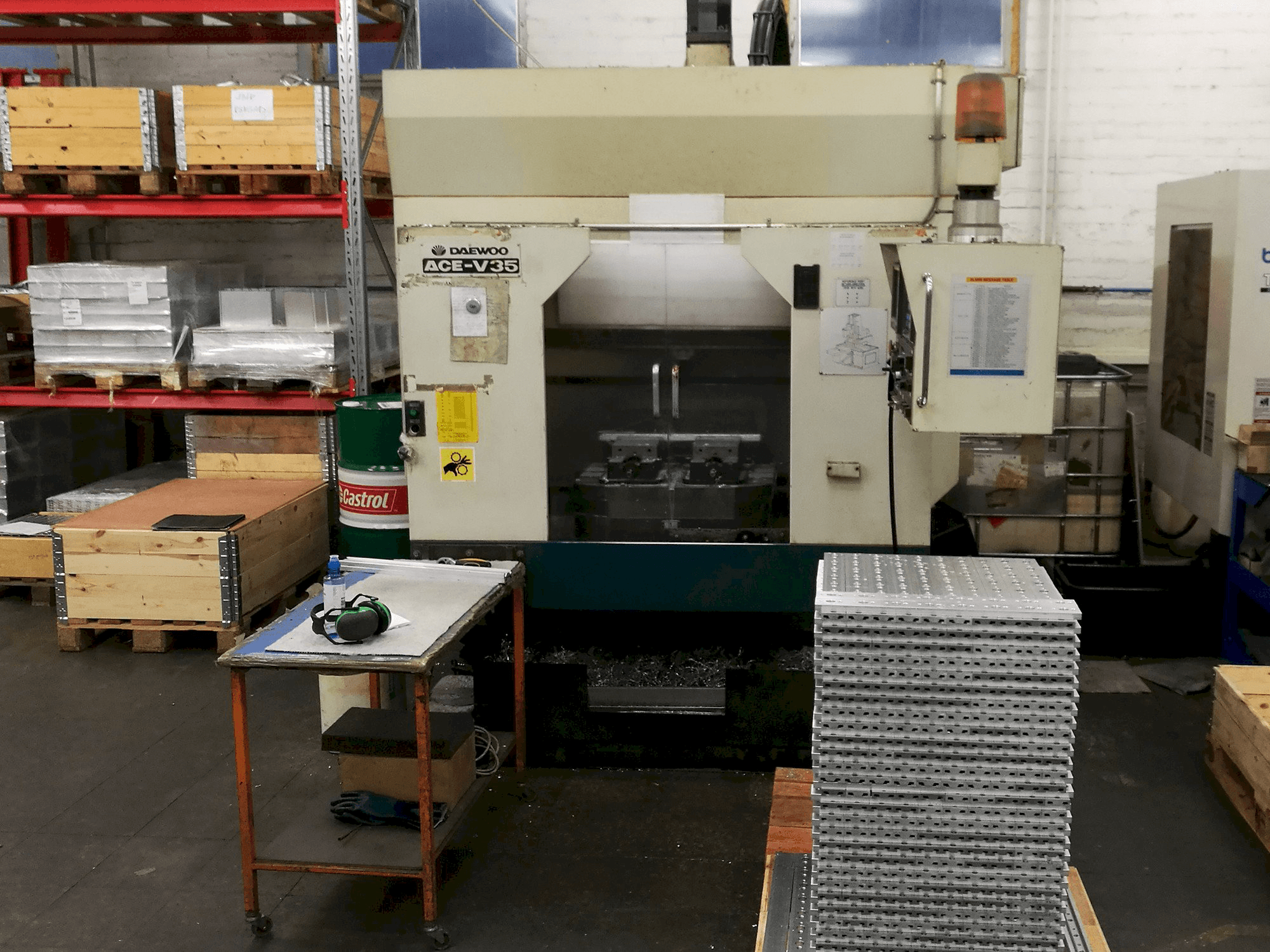 DAEWOO Mašinos vaizdasACE V-35 iš priekio