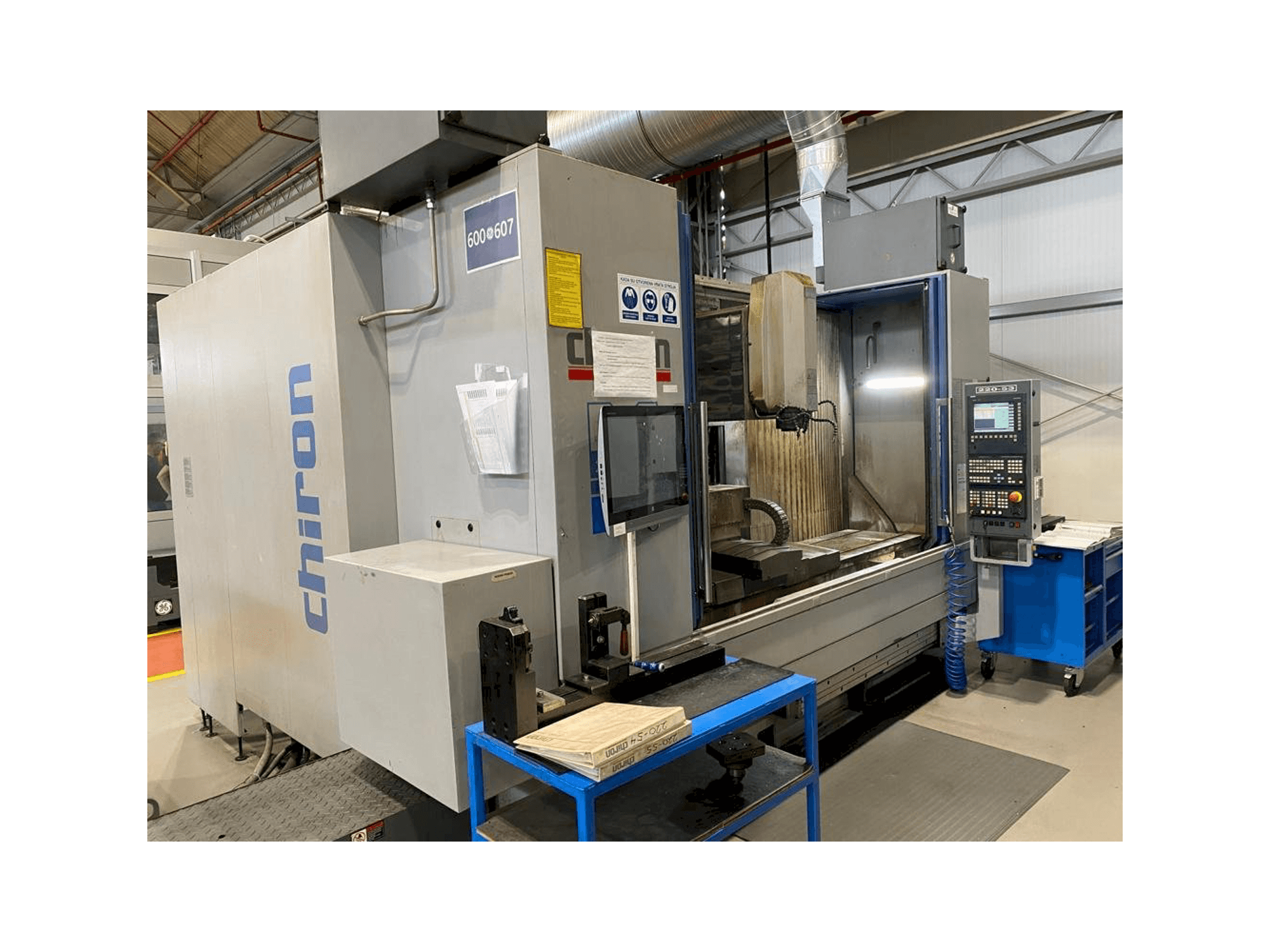 CHIRON MILL 2000 Mašinos vaizdas iš priekio