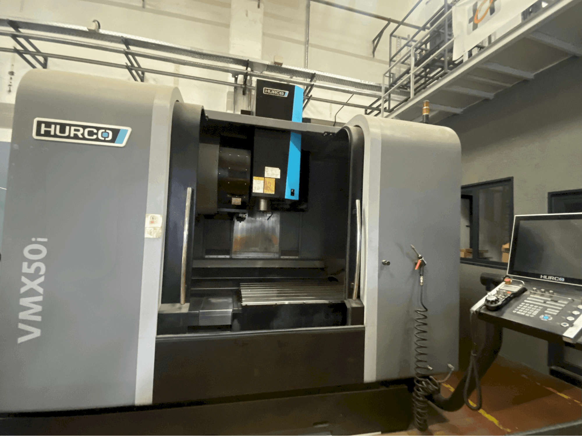 Hurco VMX50i Mašinos vaizdas iš priekio