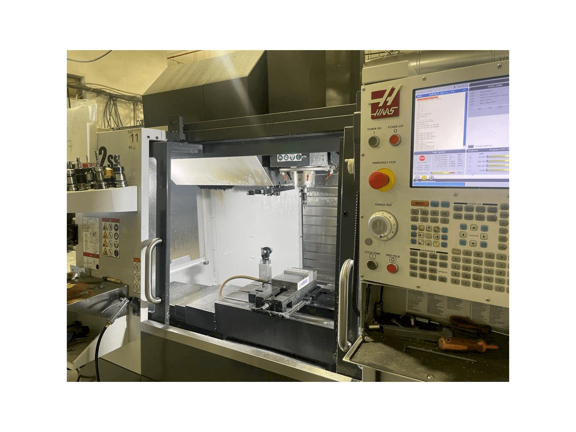 HAAS VF-2SS Mašinos vaizdas iš priekio