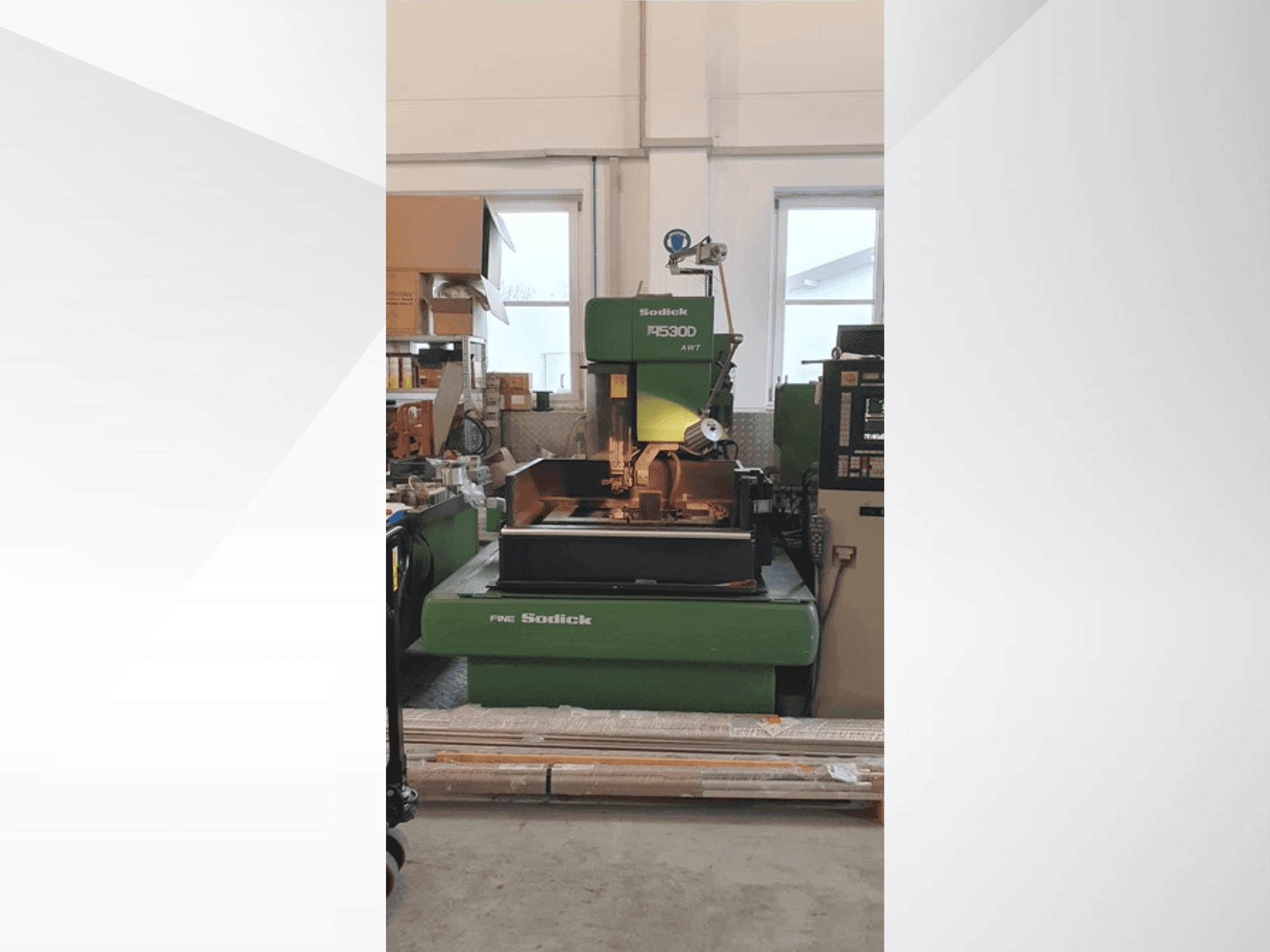 Sodick A 530 D AWT Mašinos vaizdas iš priekio