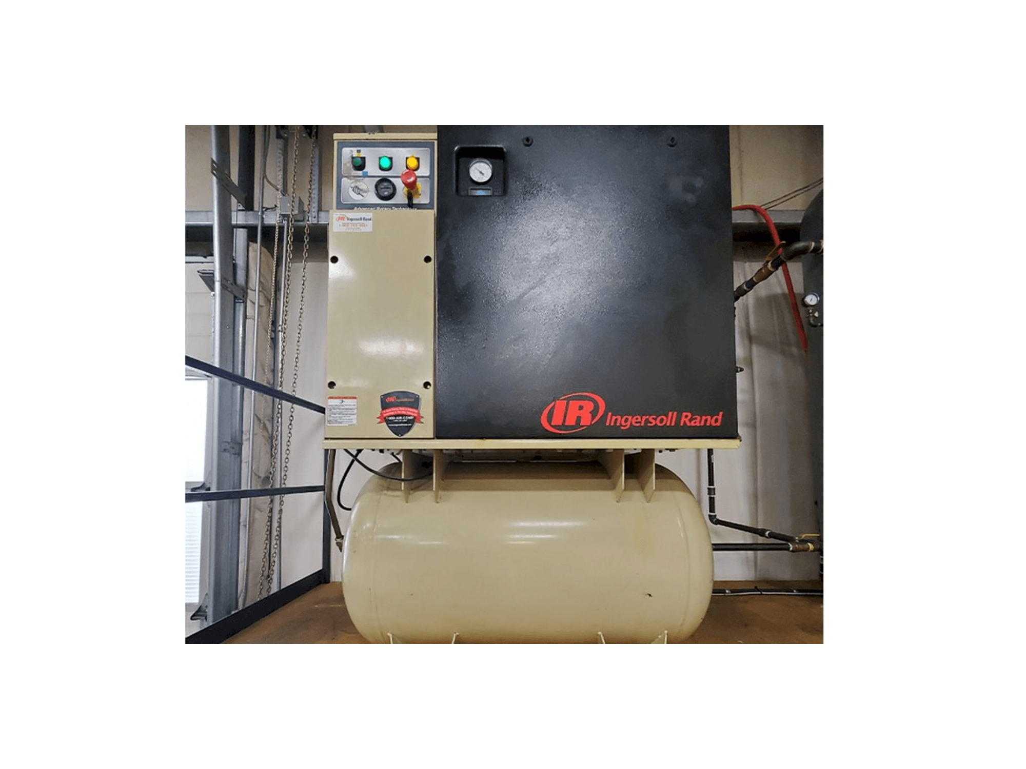 Ingersoll Rand UP6-15cTAS-125 Mašinos vaizdas iš priekio