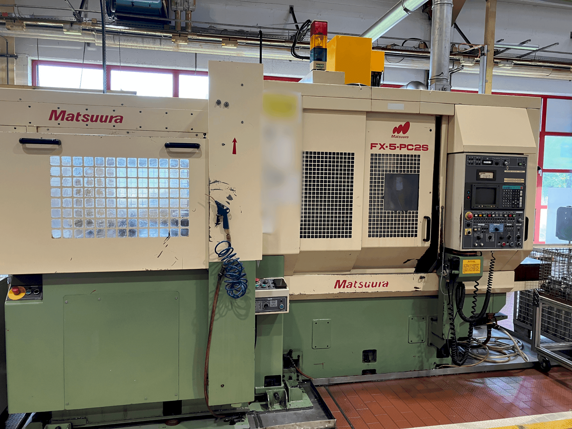 Matsuura FX-5-PC2S Mašinos vaizdas iš priekio