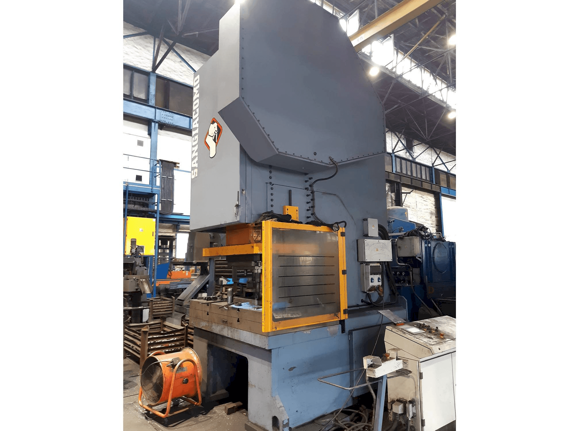 Sangiacomo T.450 RCE Mašinos vaizdas iš priekio