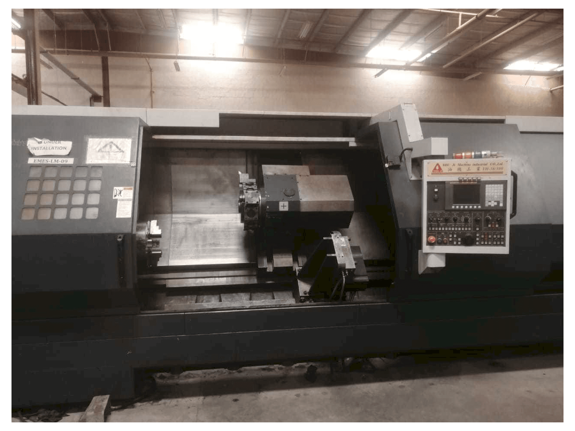 YOU JI YH-36+C/300 Mašinos vaizdas iš priekio