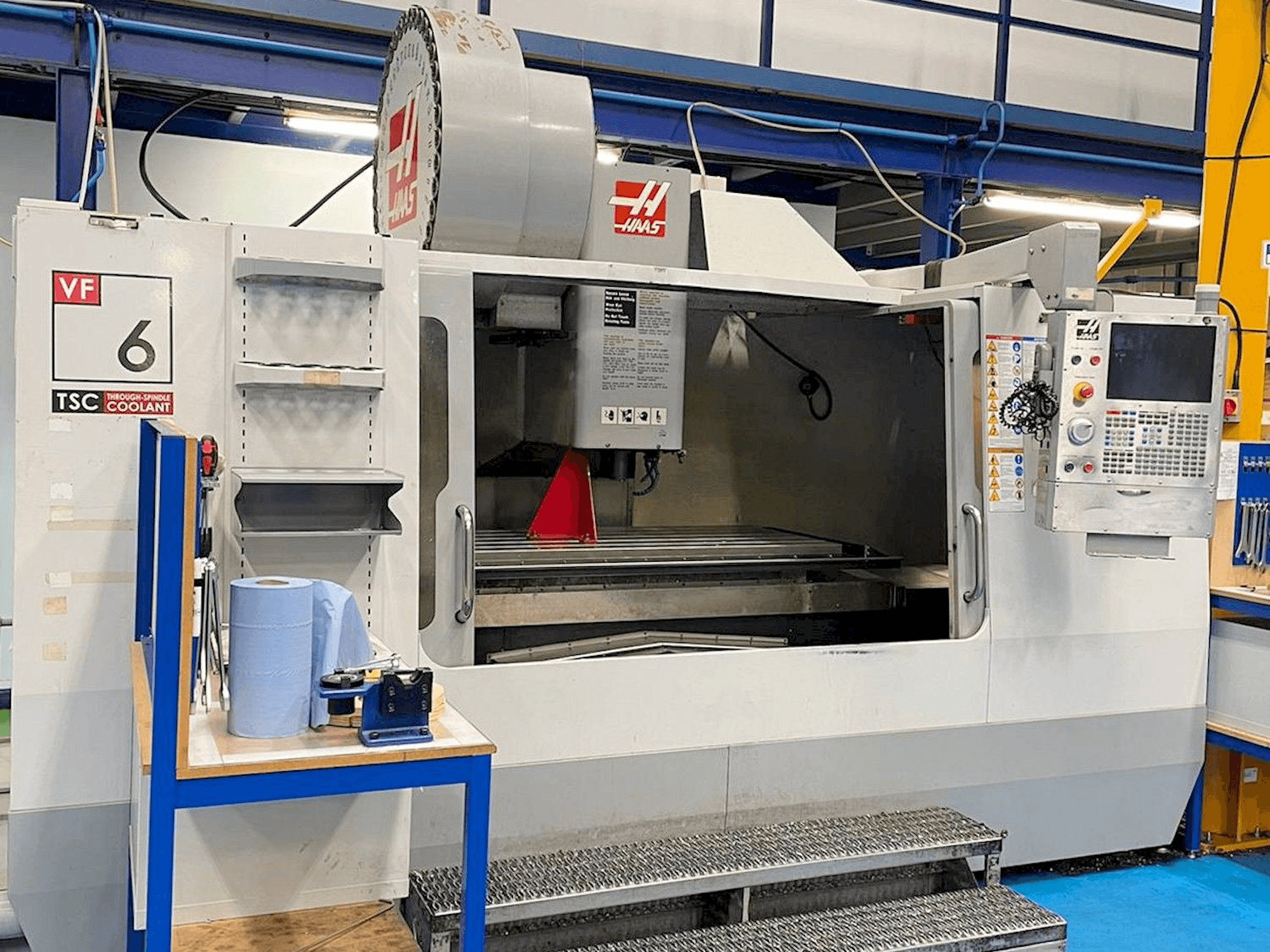 HAAS VF-6 Mašinos vaizdas iš priekio