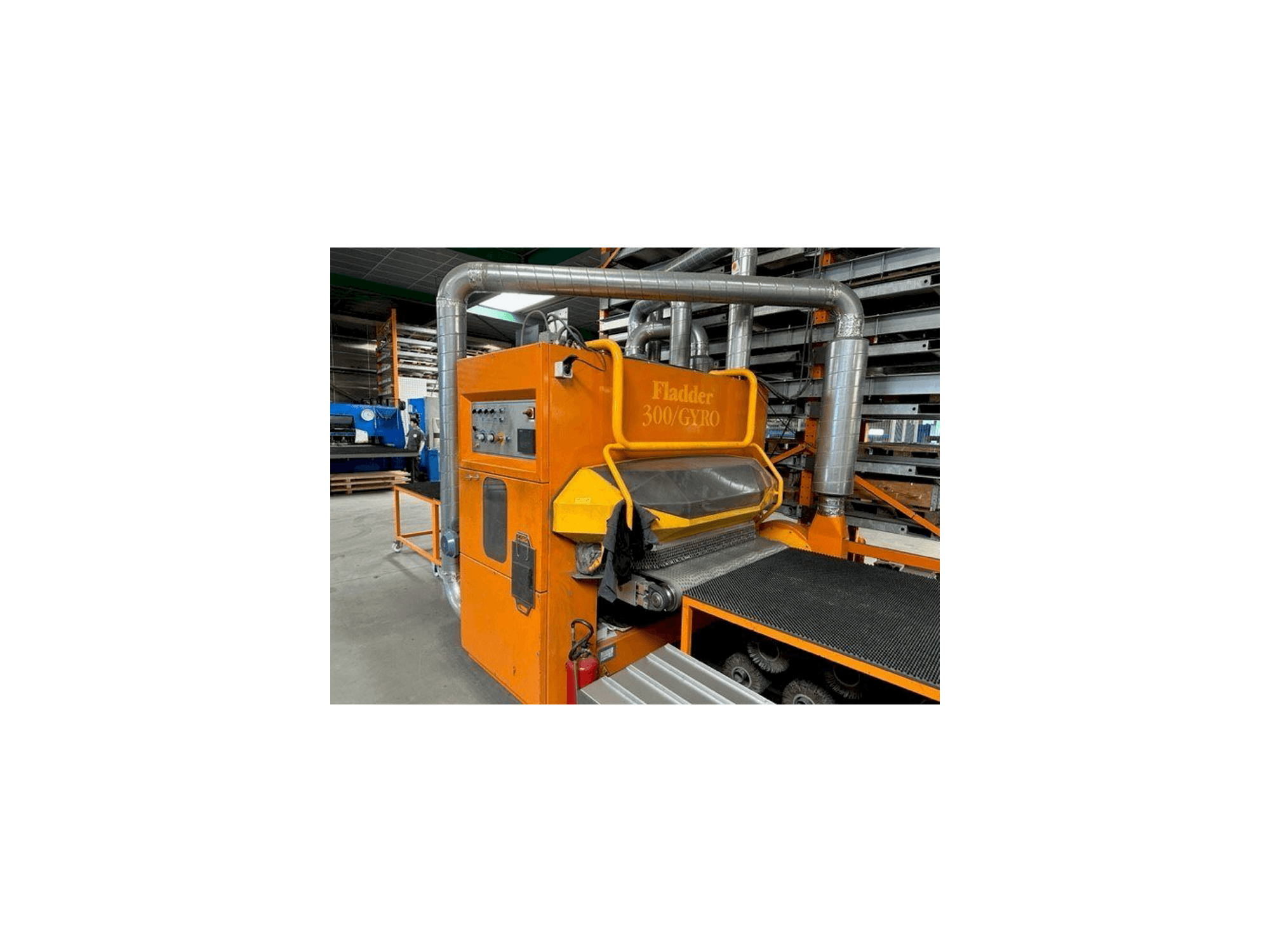 Fladder 300/GYRO-1300 VAC Mašinos vaizdas iš priekio