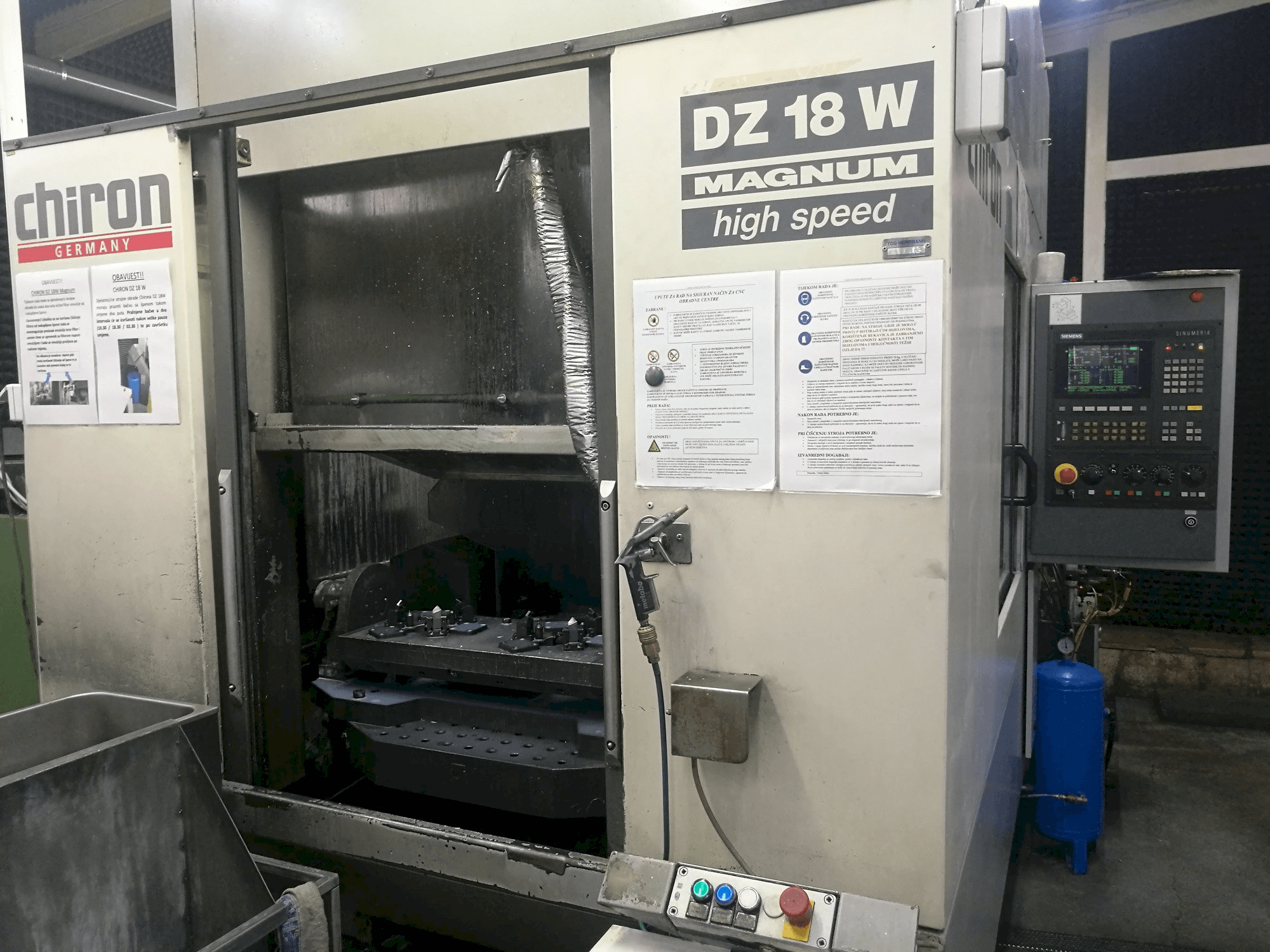 CHIRON DZ 18 W Mašinos vaizdas iš priekio