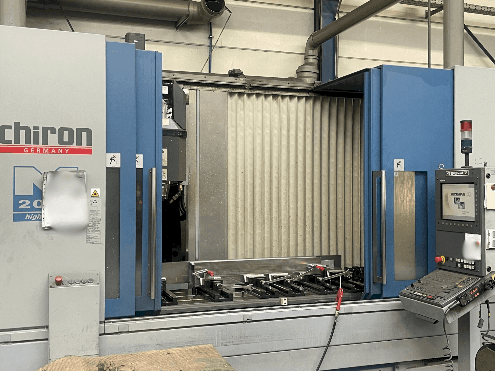 CHIRON Mill 2000 Mašinos vaizdas iš priekio