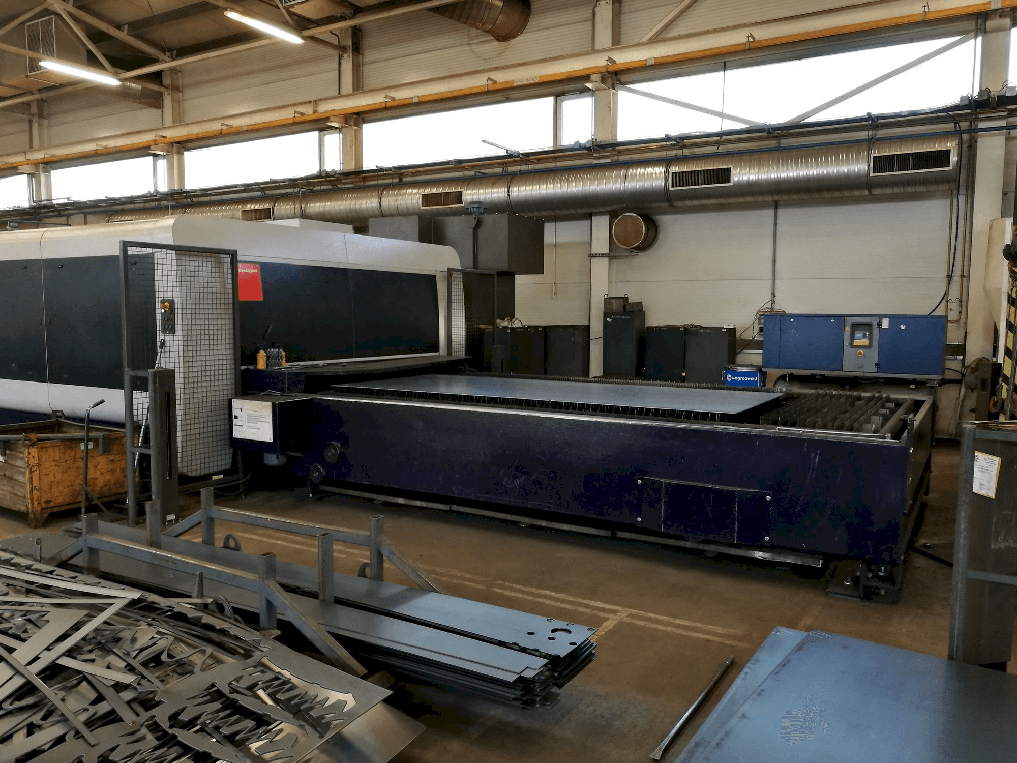 Bystronic BySprint Fiber 4020 Mašinos vaizdas iš kairės pusės