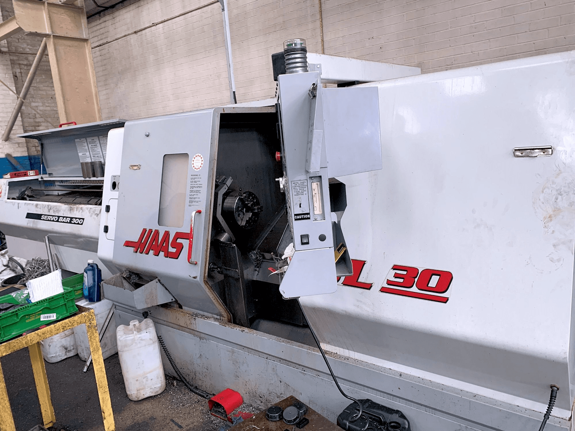 HAAS SL-30 Mašinos vaizdas iš priekio