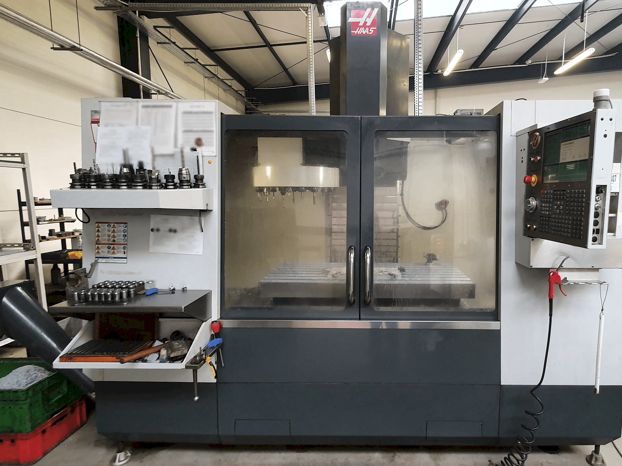HAAS VF-3YT Mašinos vaizdas iš priekio
