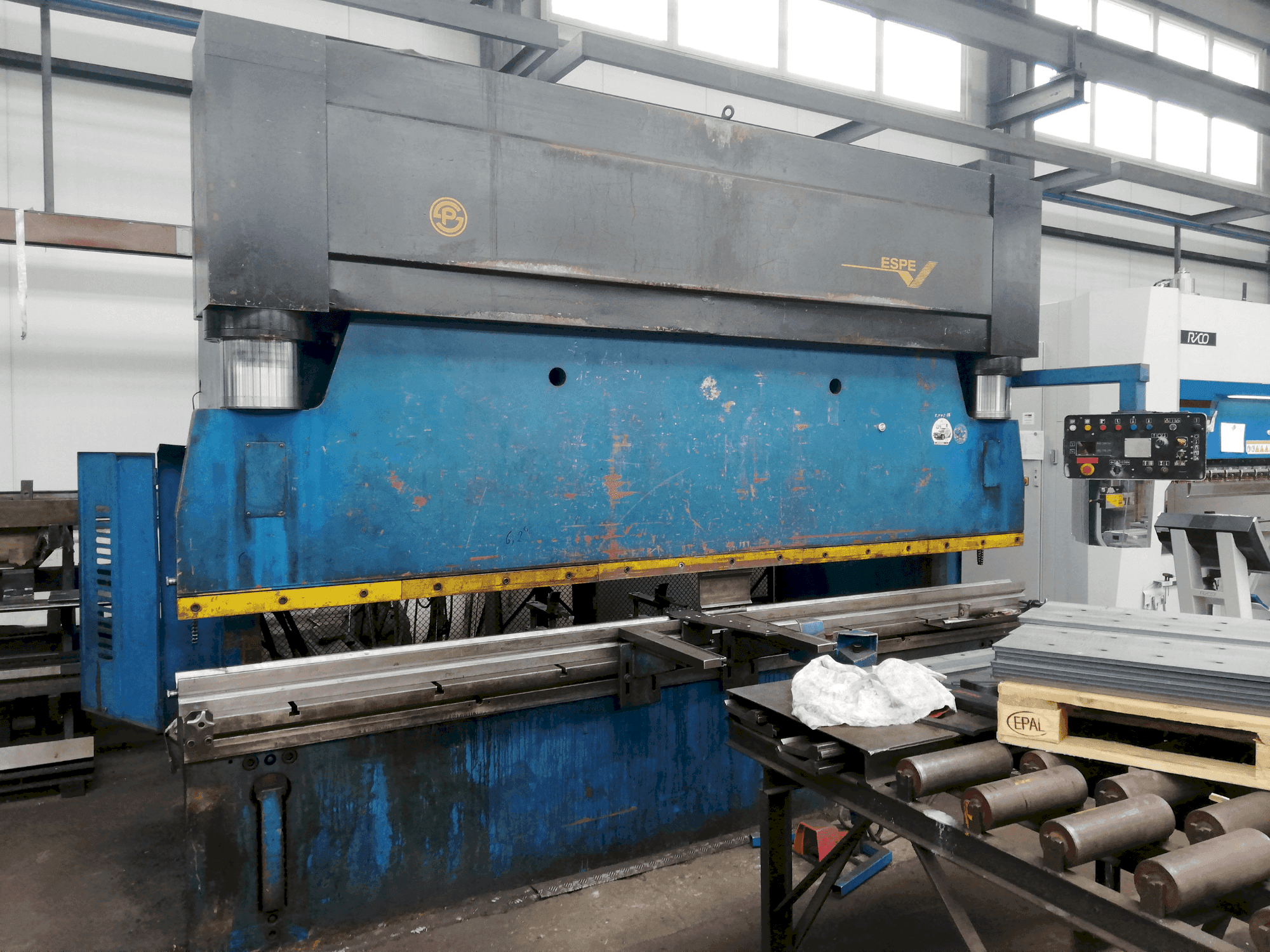 ESPE CTO 250/4000N Mašinos vaizdas iš priekio