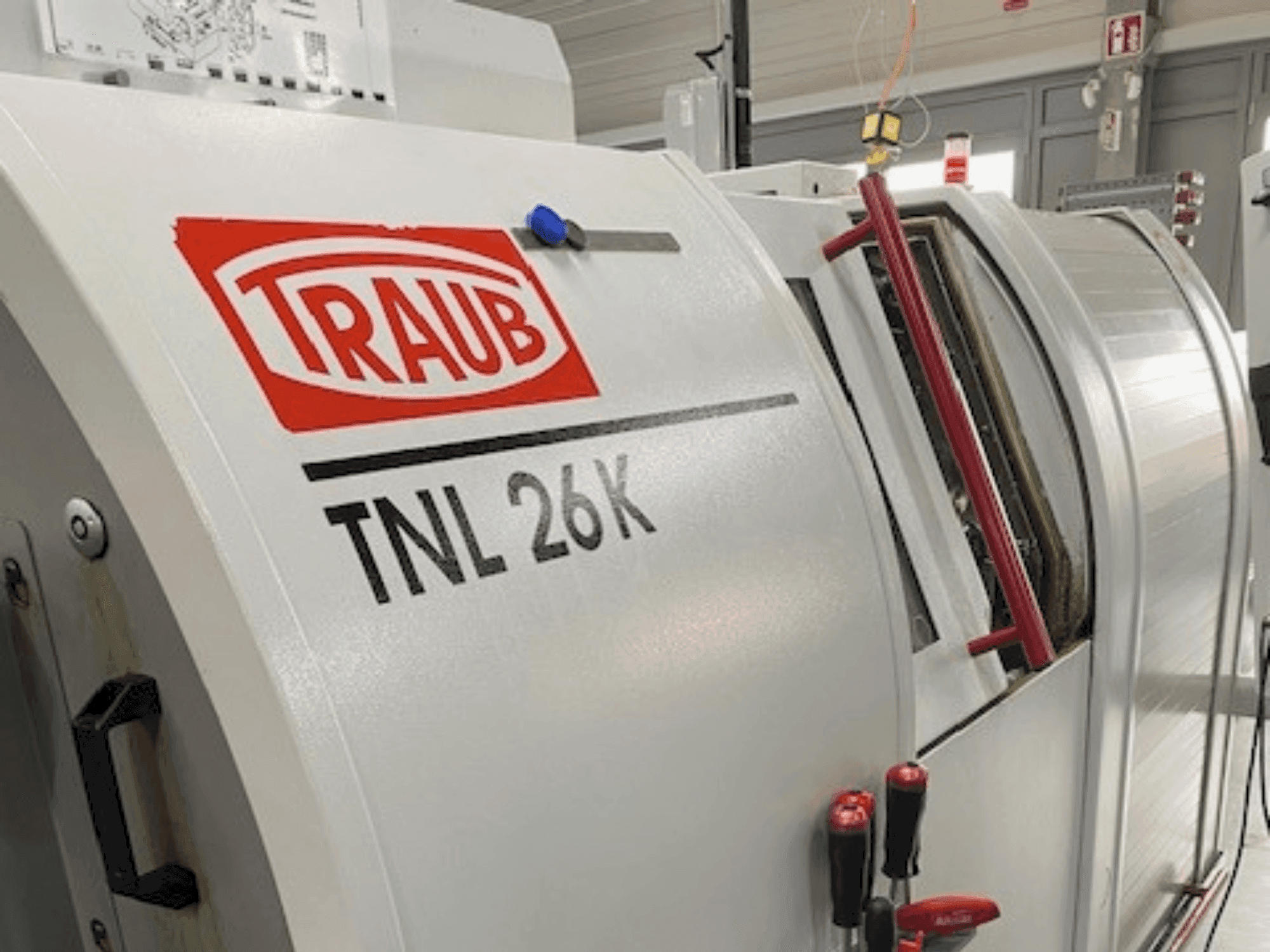 TRAUB TNL 26 K Mašinos vaizdas iš priekio